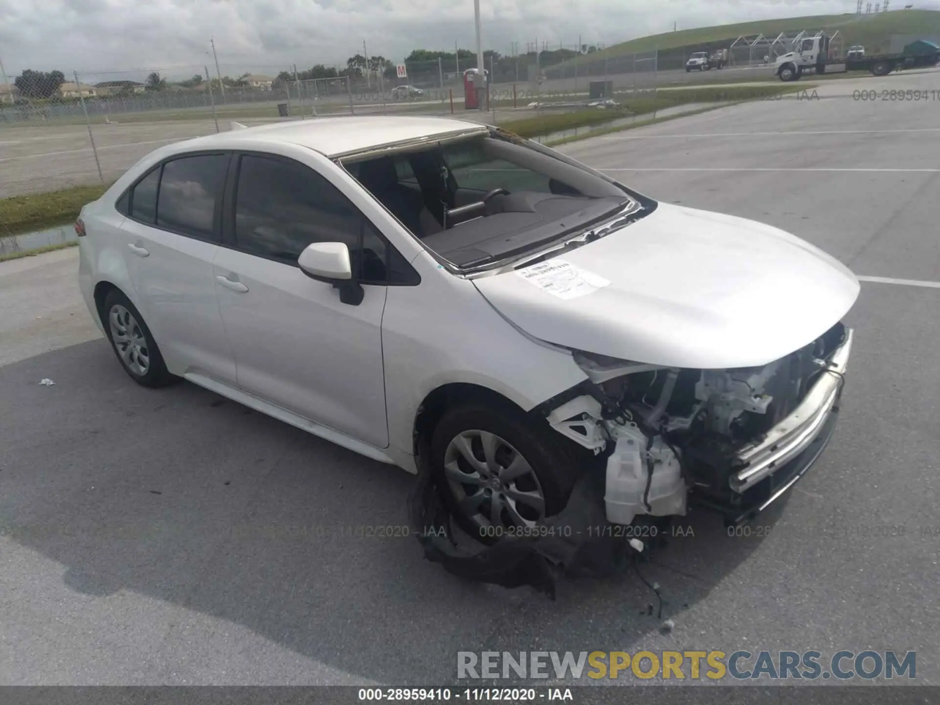 1 Photograph of a damaged car 5YFEPRAE7LP040943 TOYOTA COROLLA 2020