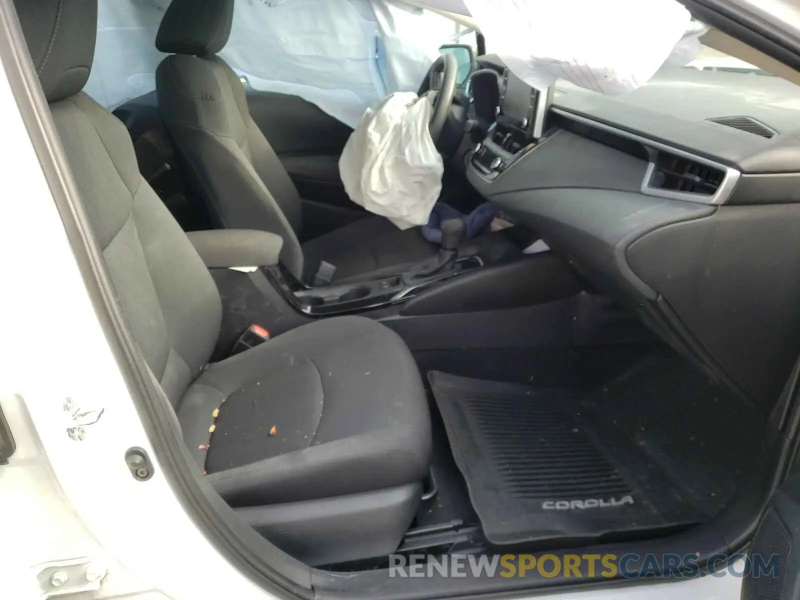 5 Photograph of a damaged car 5YFEPRAE7LP056124 TOYOTA COROLLA 2020