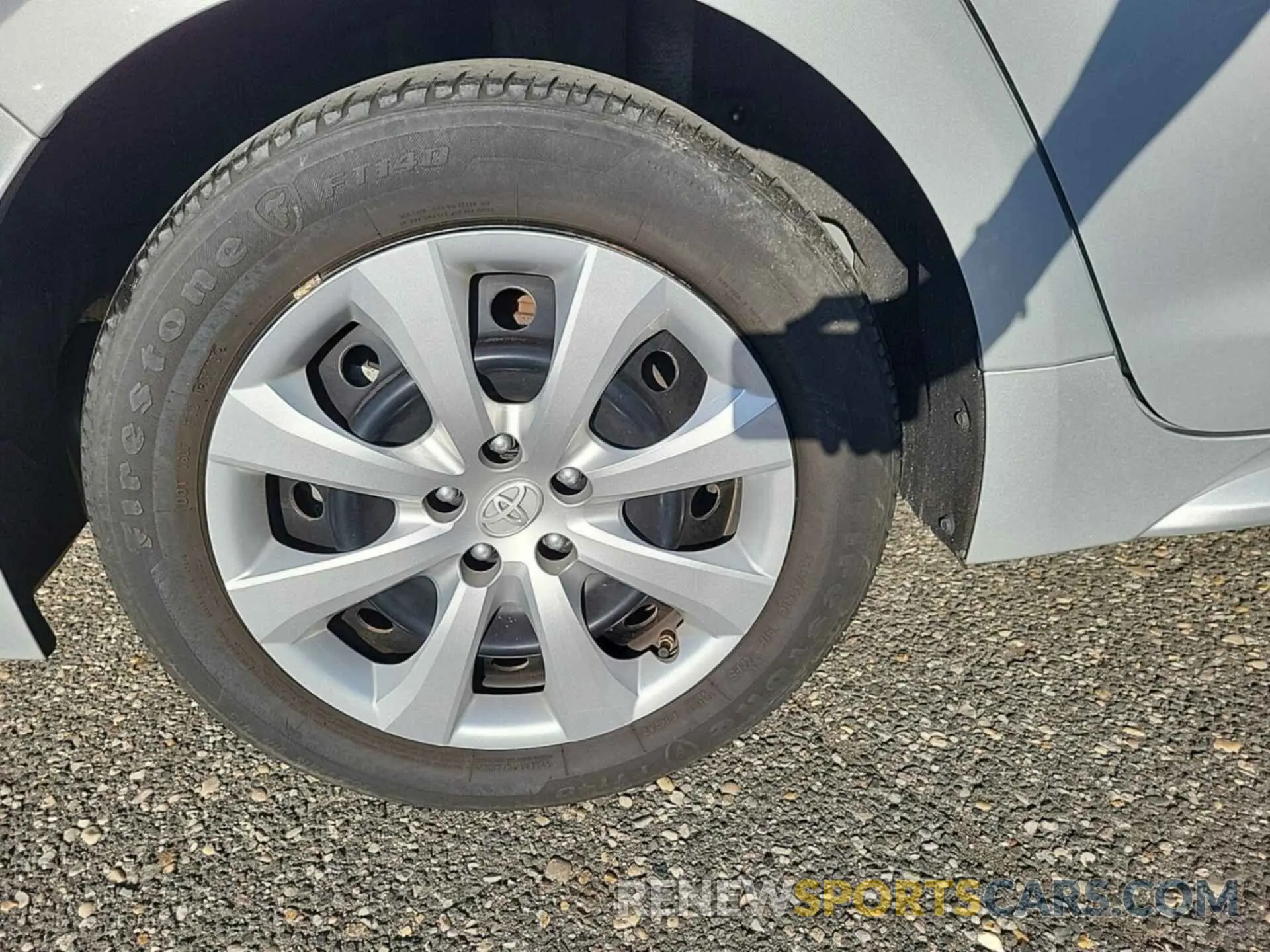 17 Photograph of a damaged car 5YFEPRAE7LP074901 TOYOTA COROLLA 2020