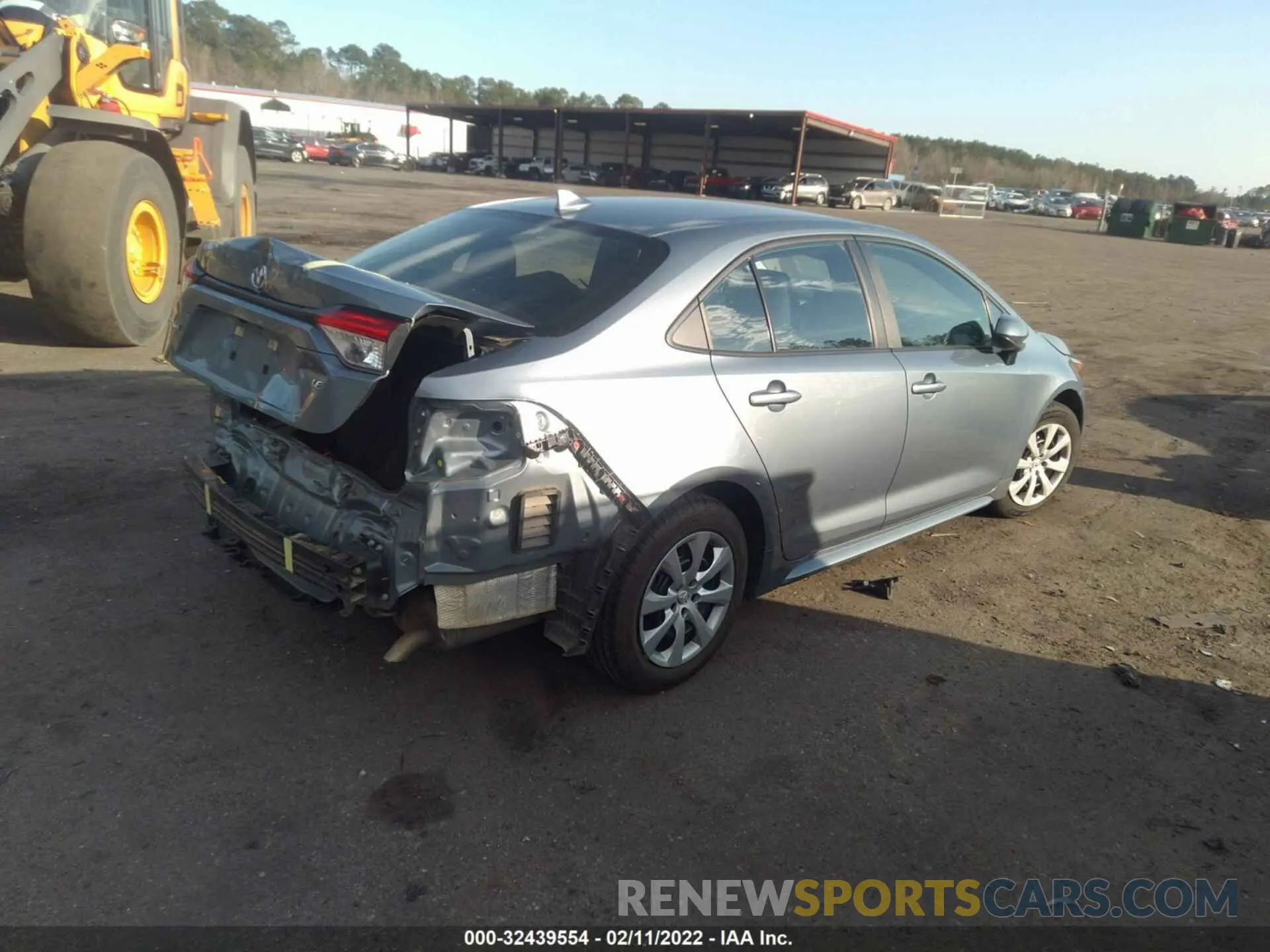 4 Photograph of a damaged car 5YFEPRAE7LP078740 TOYOTA COROLLA 2020