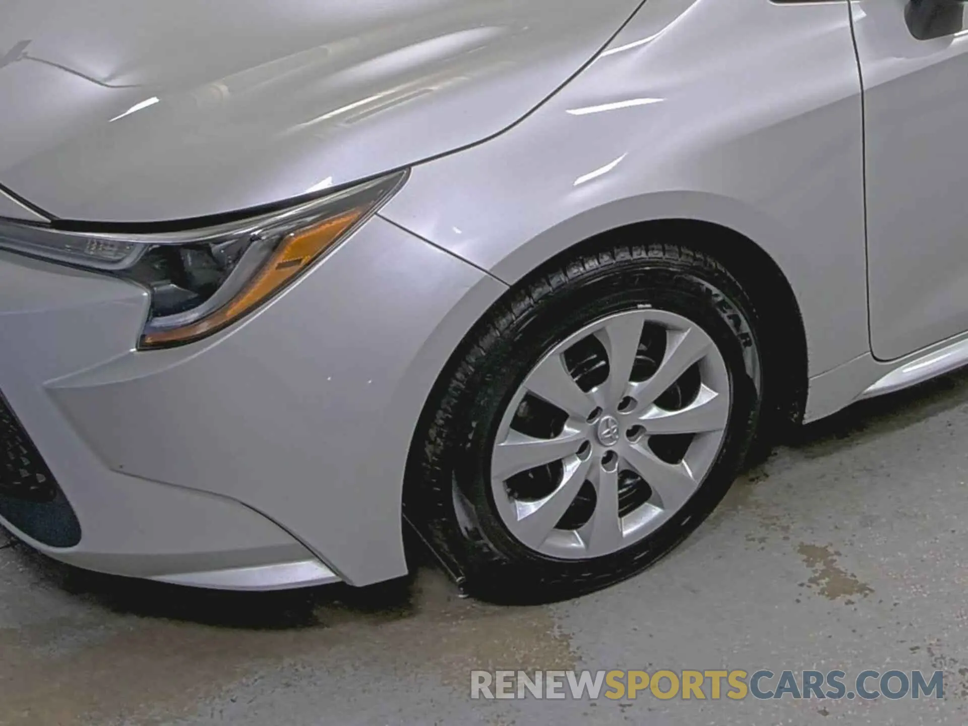 4 Photograph of a damaged car 5YFEPRAE7LP080293 TOYOTA COROLLA 2020