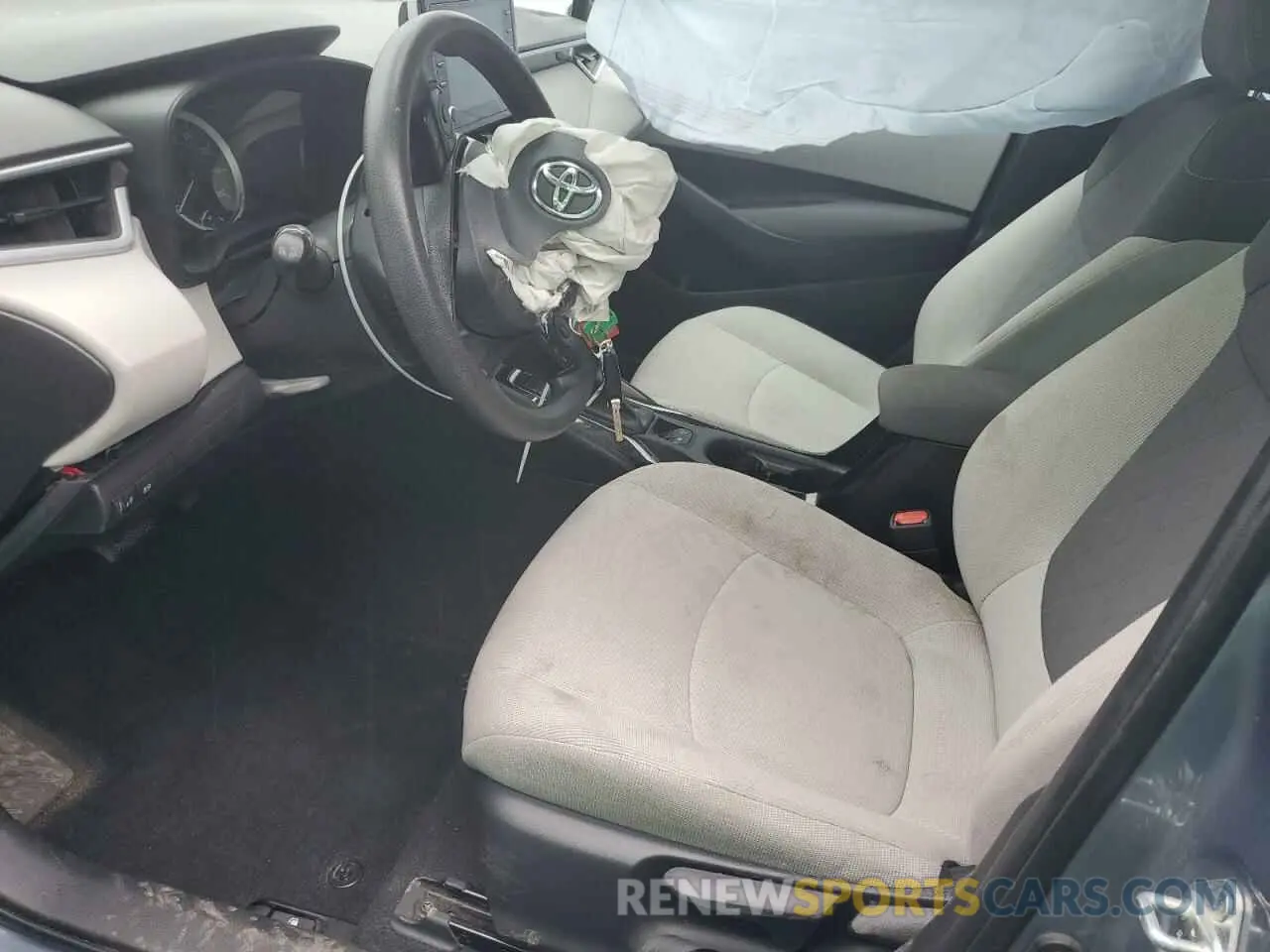 7 Photograph of a damaged car 5YFEPRAE7LP081413 TOYOTA COROLLA 2020