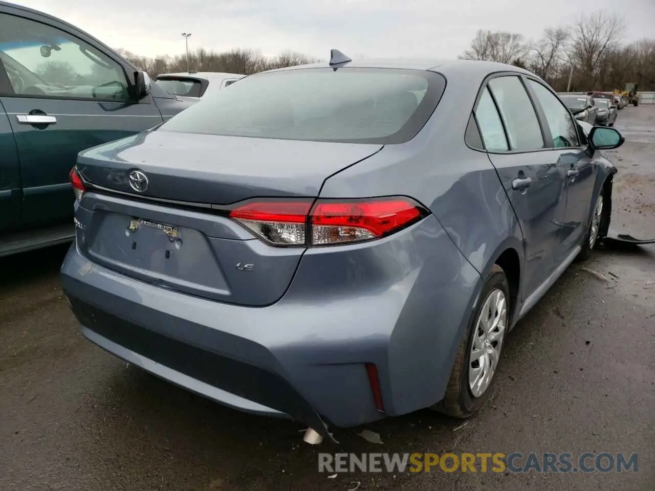 4 Photograph of a damaged car 5YFEPRAE7LP096929 TOYOTA COROLLA 2020