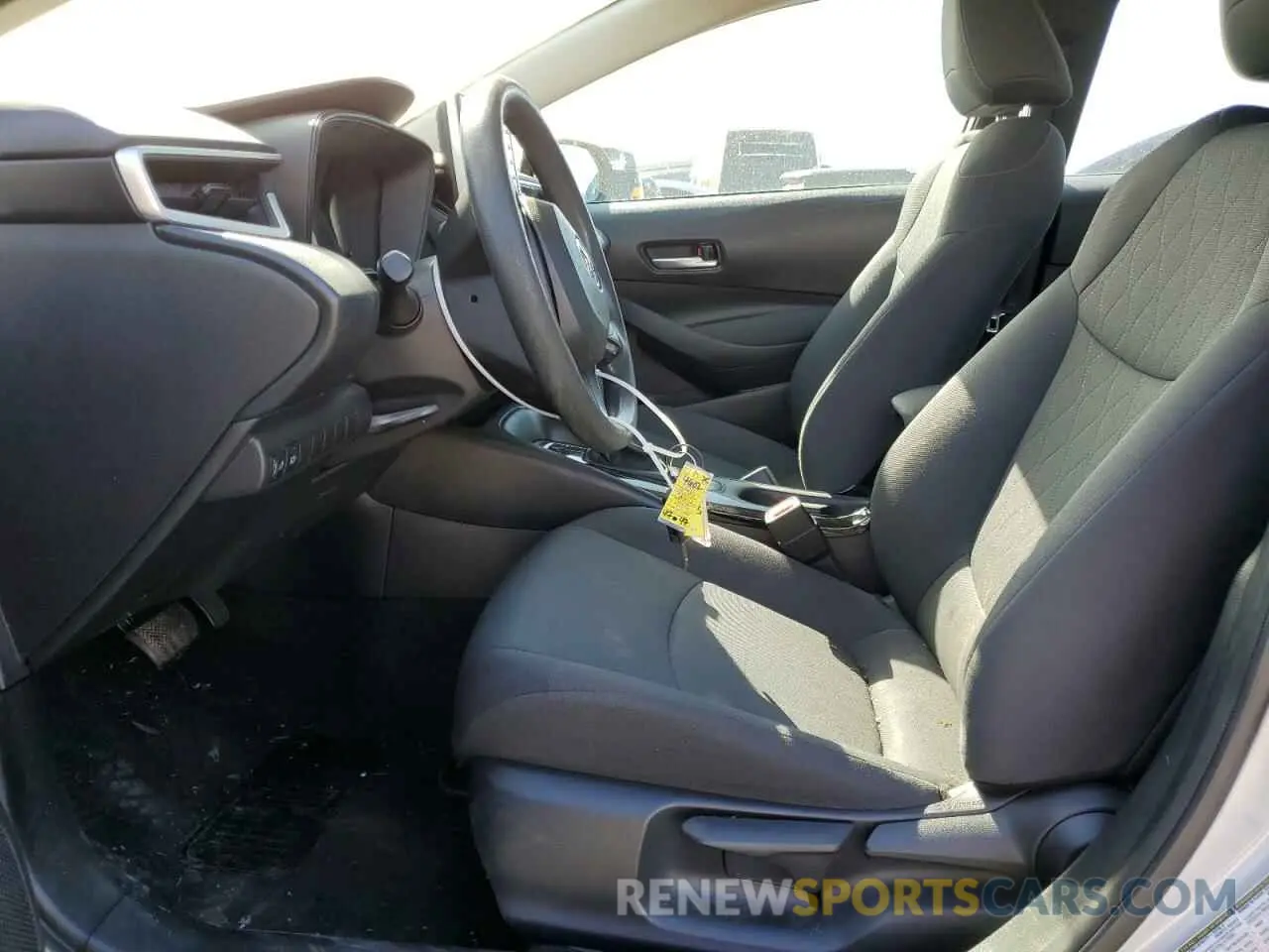 7 Photograph of a damaged car 5YFEPRAE7LP107895 TOYOTA COROLLA 2020