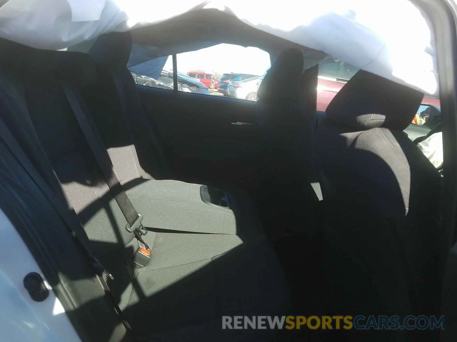 6 Photograph of a damaged car 5YFEPRAE7LP120629 TOYOTA COROLLA 2020