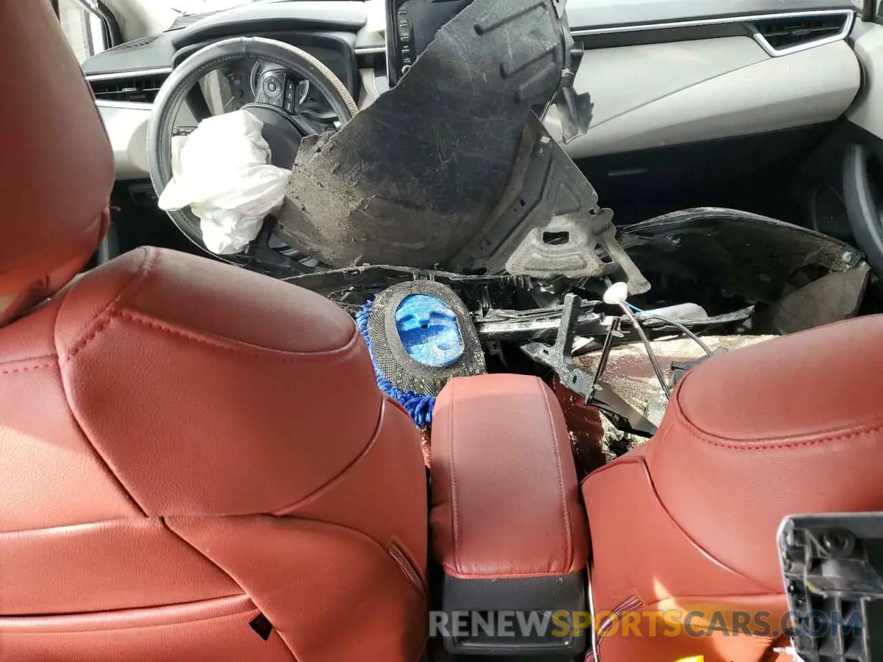 8 Photograph of a damaged car 5YFEPRAE7LP121960 TOYOTA COROLLA 2020