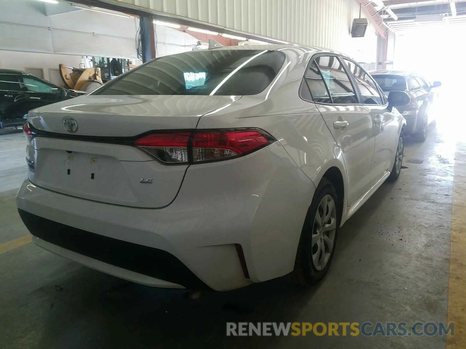 4 Photograph of a damaged car 5YFEPRAE7LP125796 TOYOTA COROLLA 2020