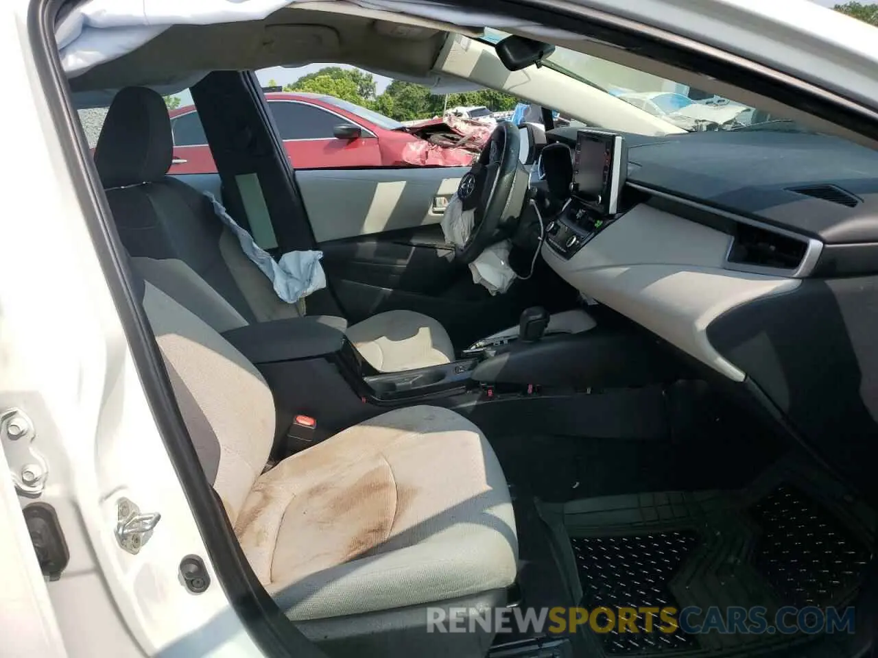 7 Photograph of a damaged car 5YFEPRAE7LP135146 TOYOTA COROLLA 2020