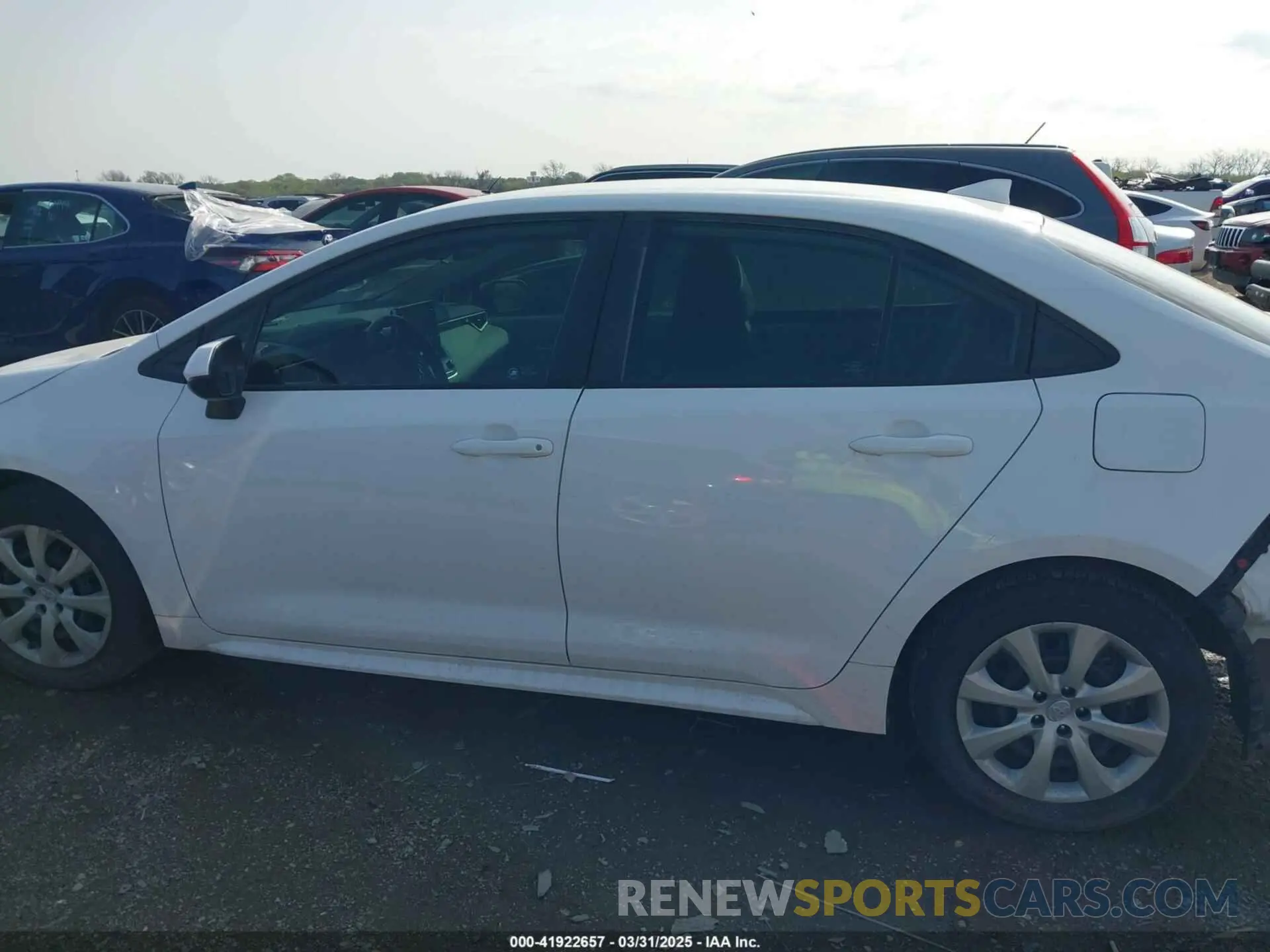 14 Photograph of a damaged car 5YFEPRAE7LP140170 TOYOTA COROLLA 2020