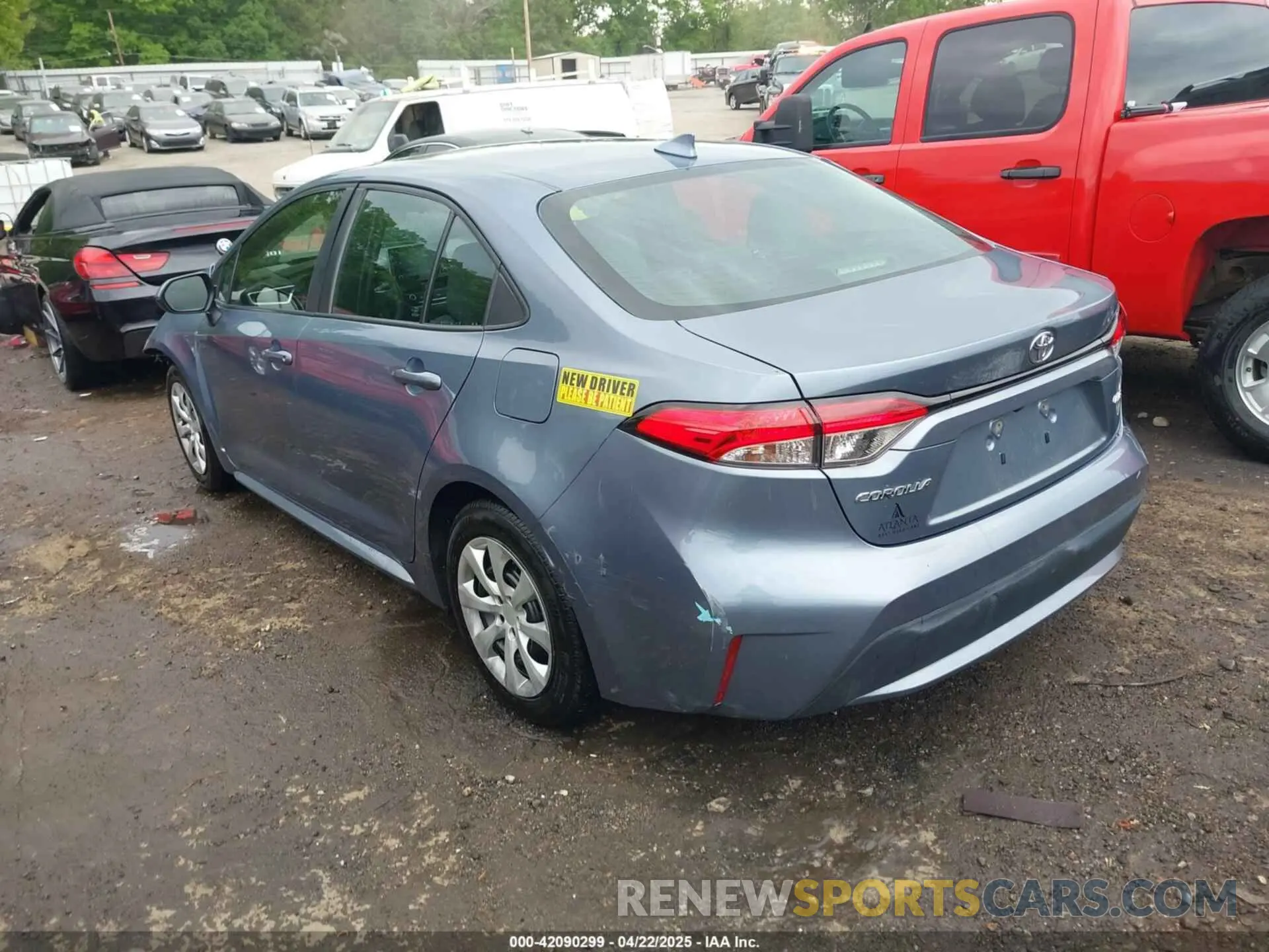 3 Photograph of a damaged car 5YFEPRAE7LP141612 TOYOTA COROLLA 2020
