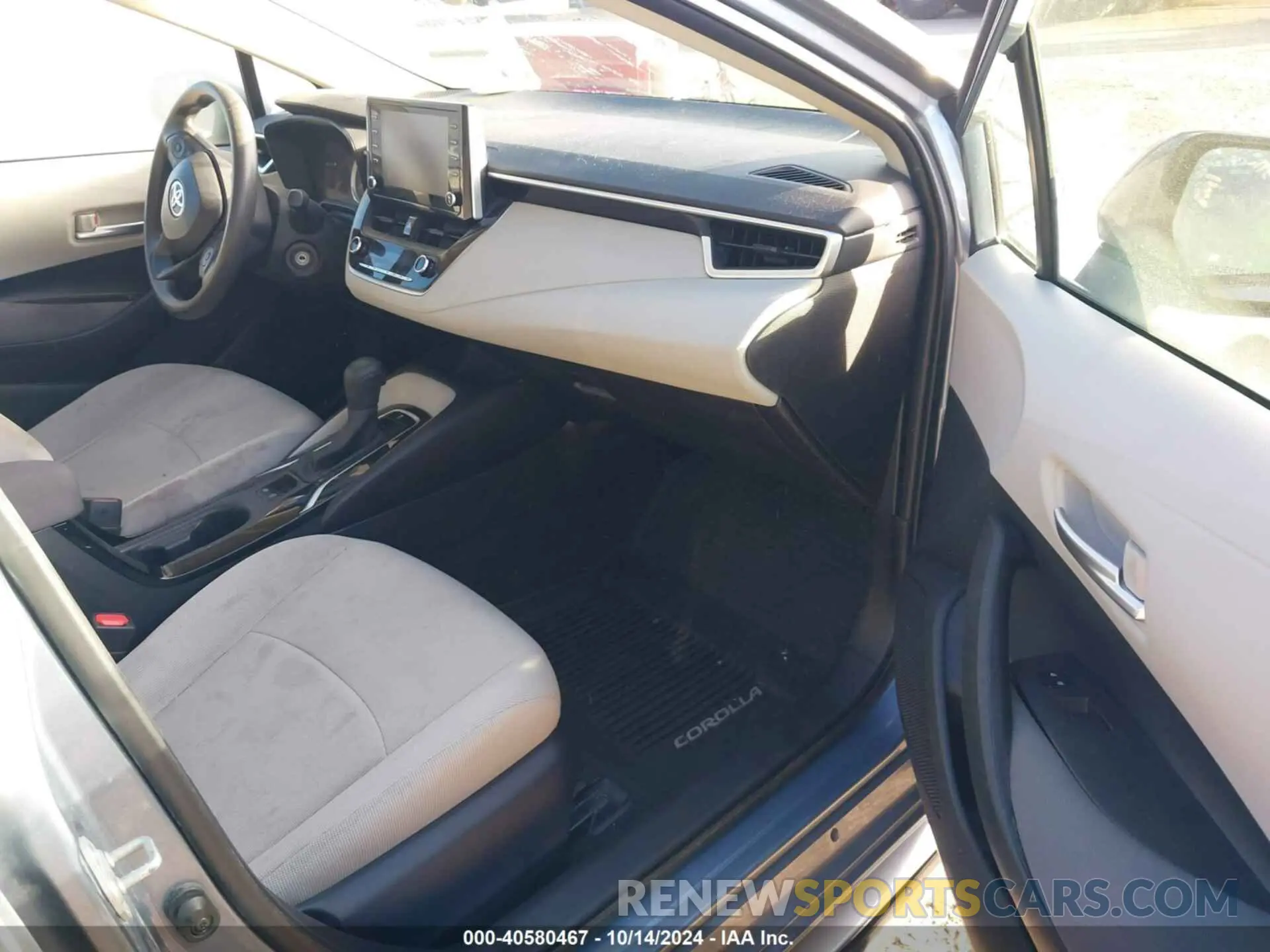 5 Photograph of a damaged car 5YFEPRAE8LP005599 TOYOTA COROLLA 2020