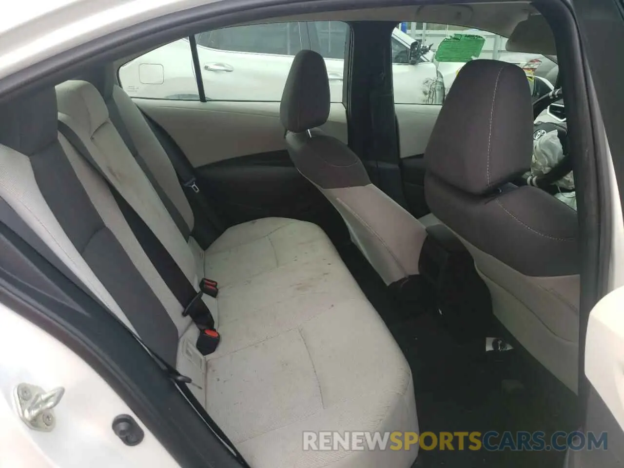 6 Photograph of a damaged car 5YFEPRAE8LP013573 TOYOTA COROLLA 2020