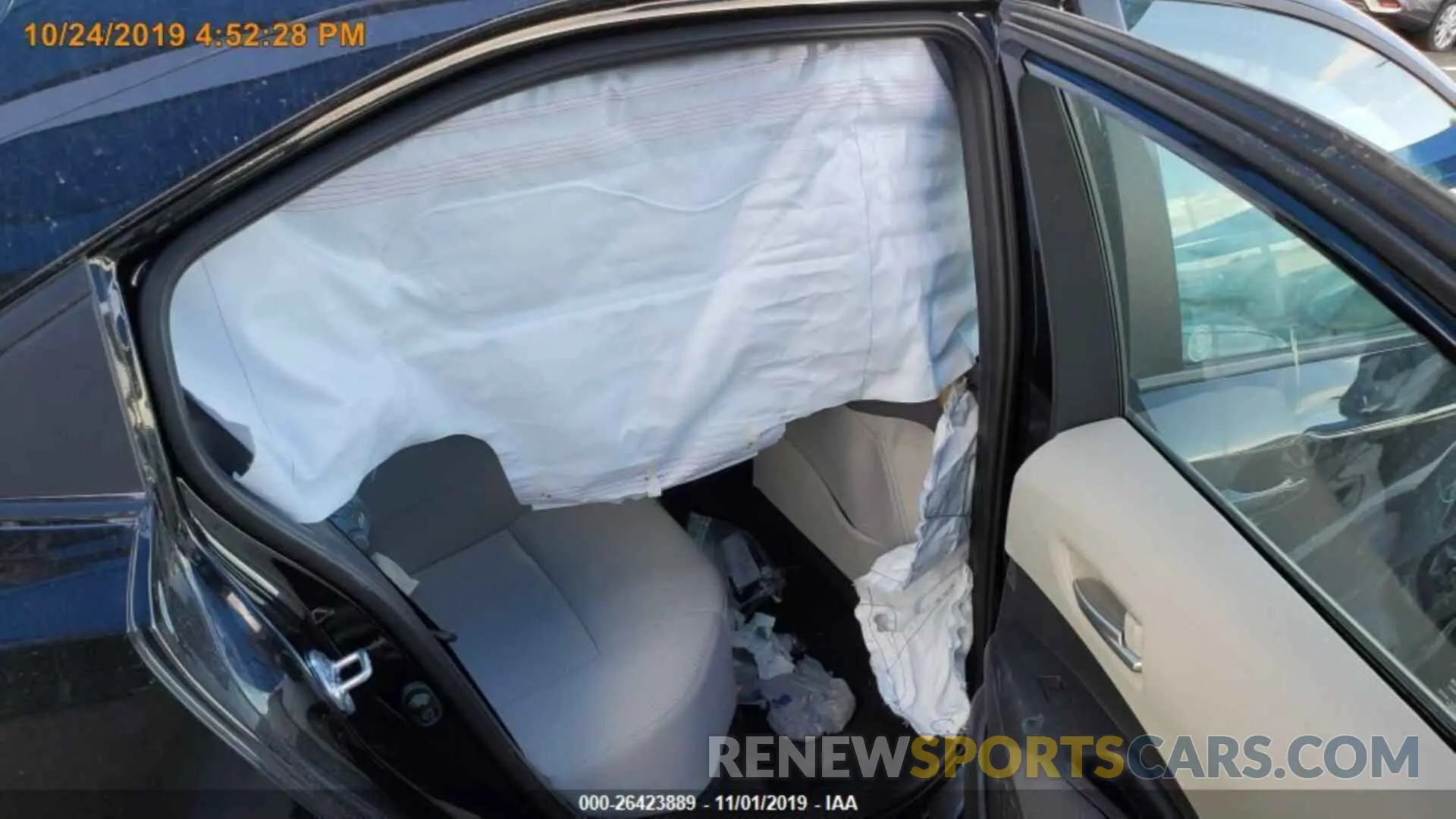 17 Photograph of a damaged car 5YFEPRAE8LP027800 TOYOTA COROLLA 2020