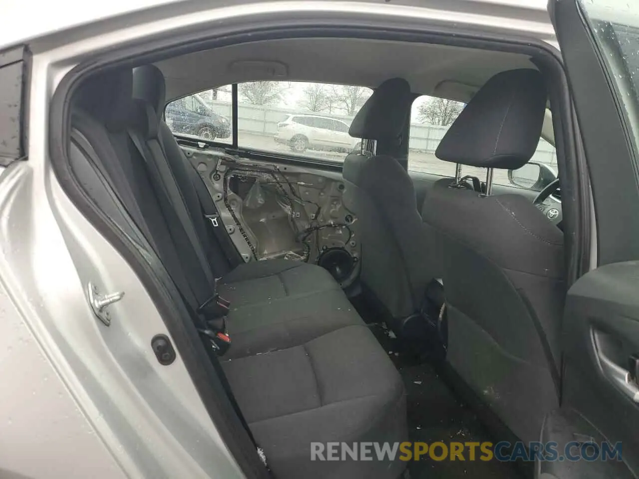 10 Photograph of a damaged car 5YFEPRAE8LP033192 TOYOTA COROLLA 2020