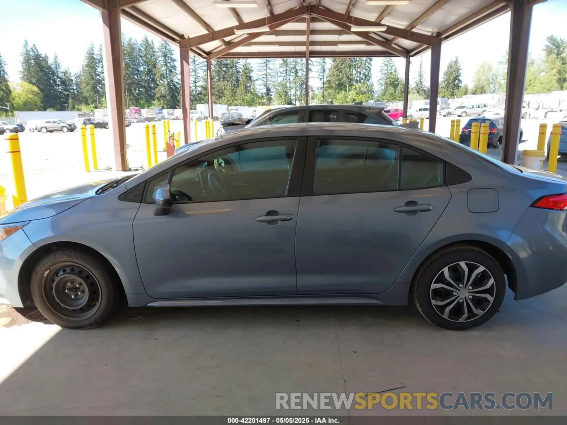 14 Photograph of a damaged car 5YFEPRAE8LP044662 TOYOTA COROLLA 2020