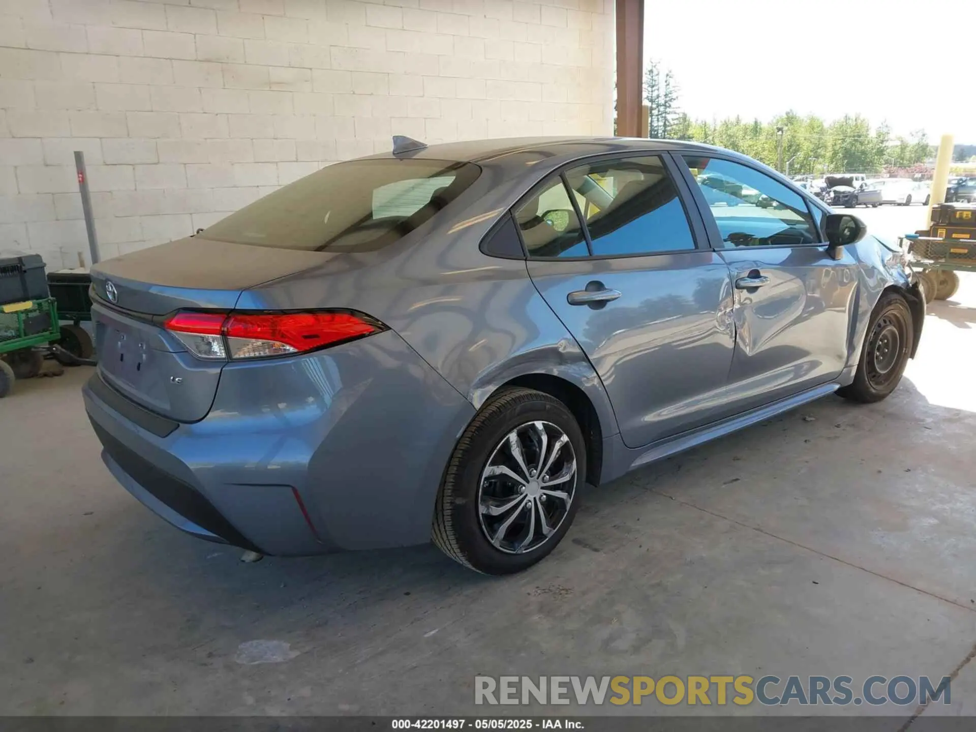 4 Photograph of a damaged car 5YFEPRAE8LP044662 TOYOTA COROLLA 2020