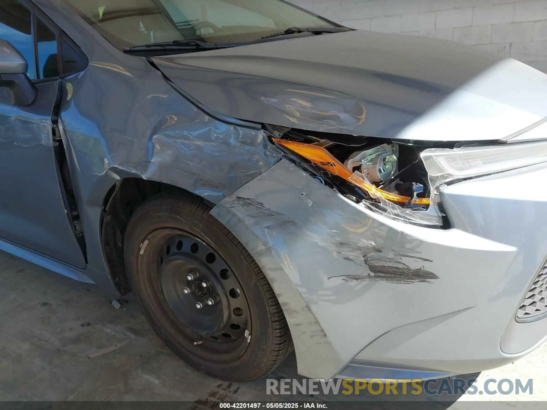 6 Photograph of a damaged car 5YFEPRAE8LP044662 TOYOTA COROLLA 2020