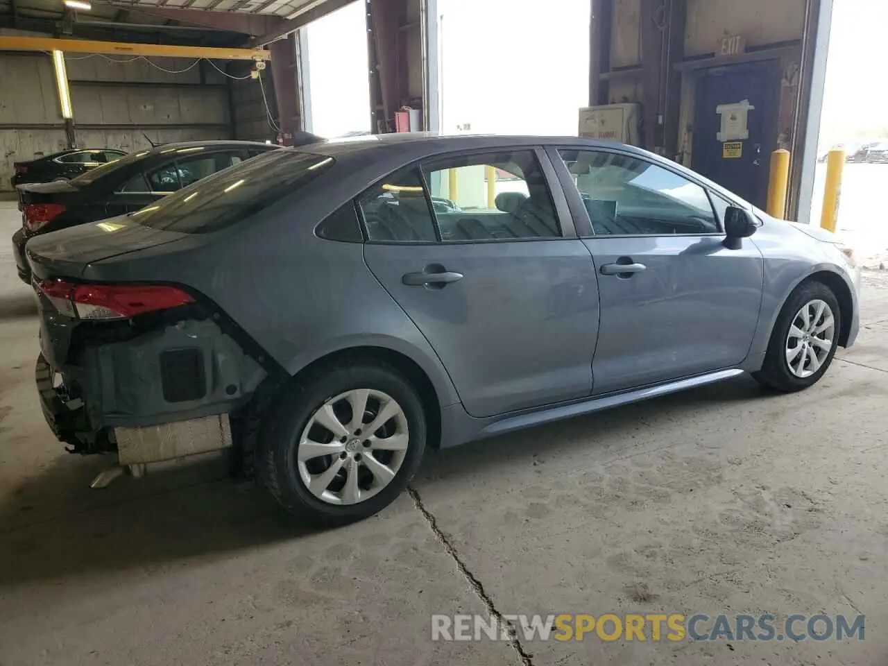 3 Photograph of a damaged car 5YFEPRAE8LP077483 TOYOTA COROLLA 2020