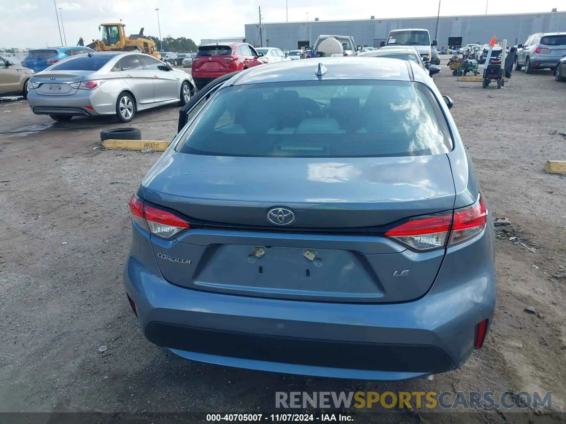 17 Photograph of a damaged car 5YFEPRAE8LP081954 TOYOTA COROLLA 2020