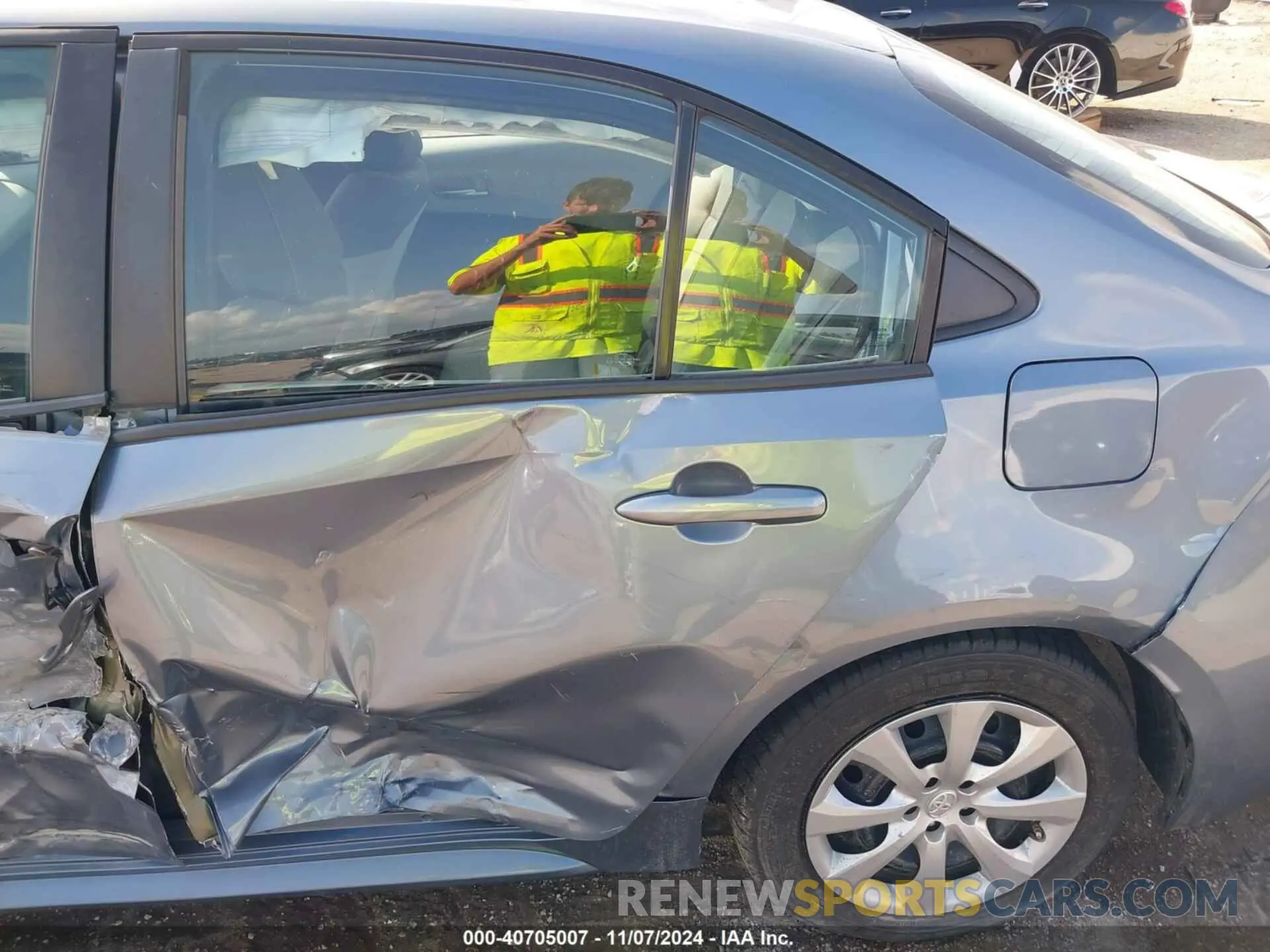 20 Photograph of a damaged car 5YFEPRAE8LP081954 TOYOTA COROLLA 2020