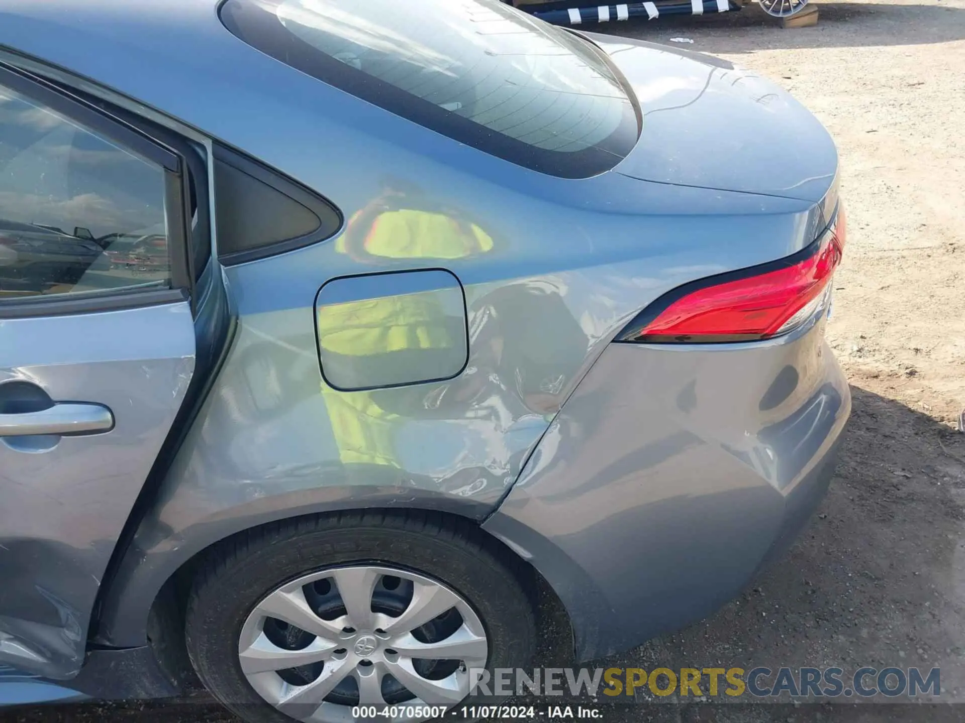 21 Photograph of a damaged car 5YFEPRAE8LP081954 TOYOTA COROLLA 2020