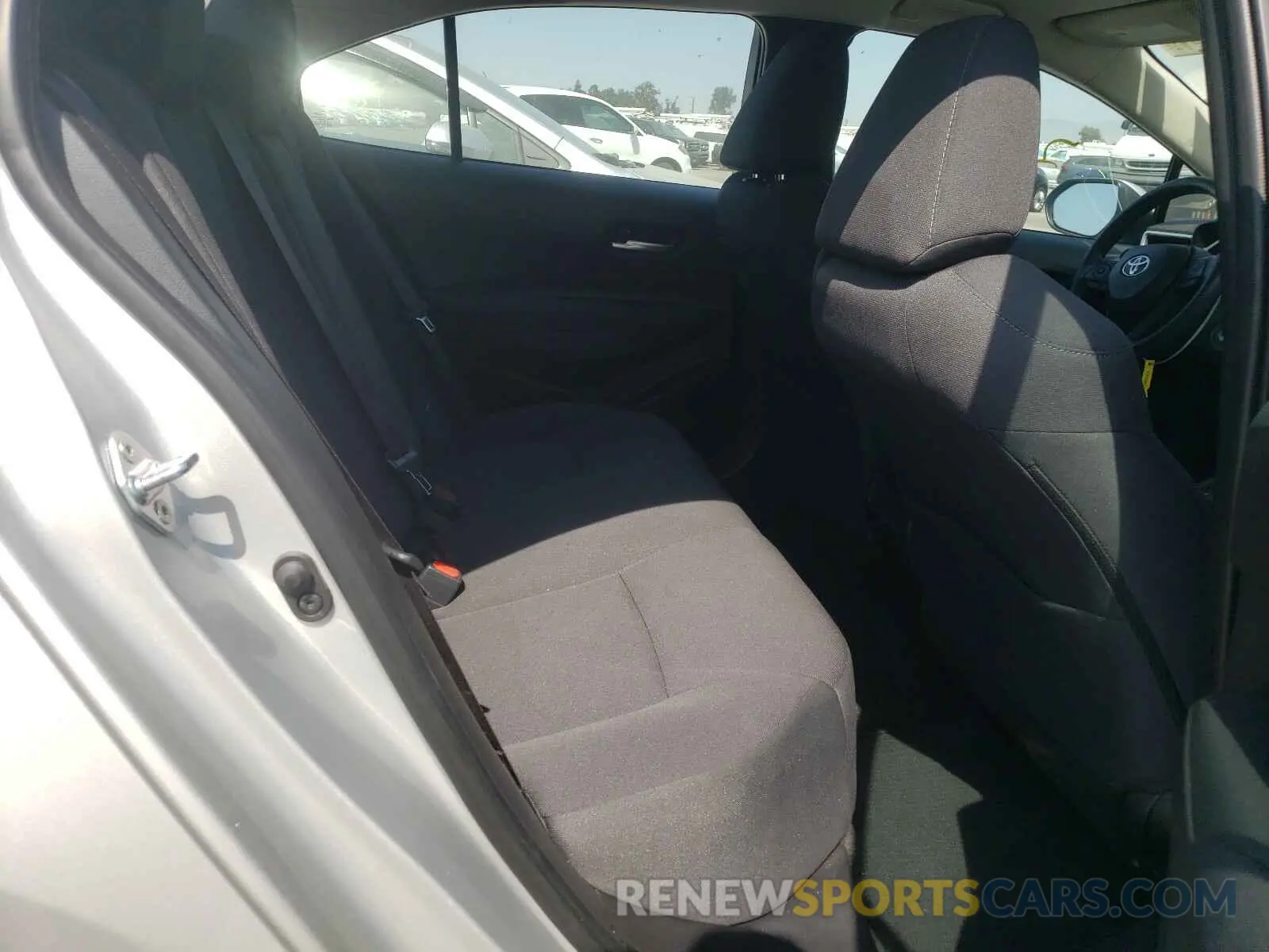 6 Photograph of a damaged car 5YFEPRAE8LP089522 TOYOTA COROLLA 2020