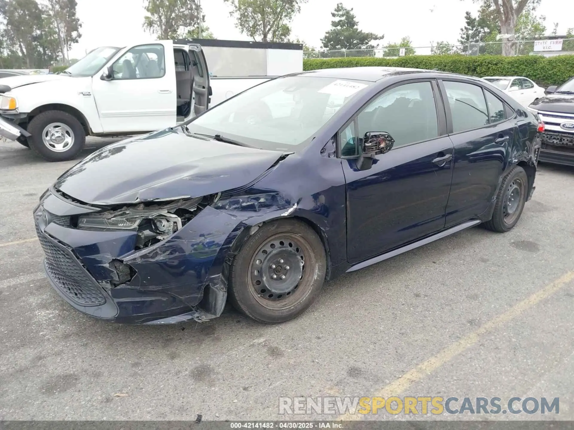 2 Photograph of a damaged car 5YFEPRAE8LP106139 TOYOTA COROLLA 2020