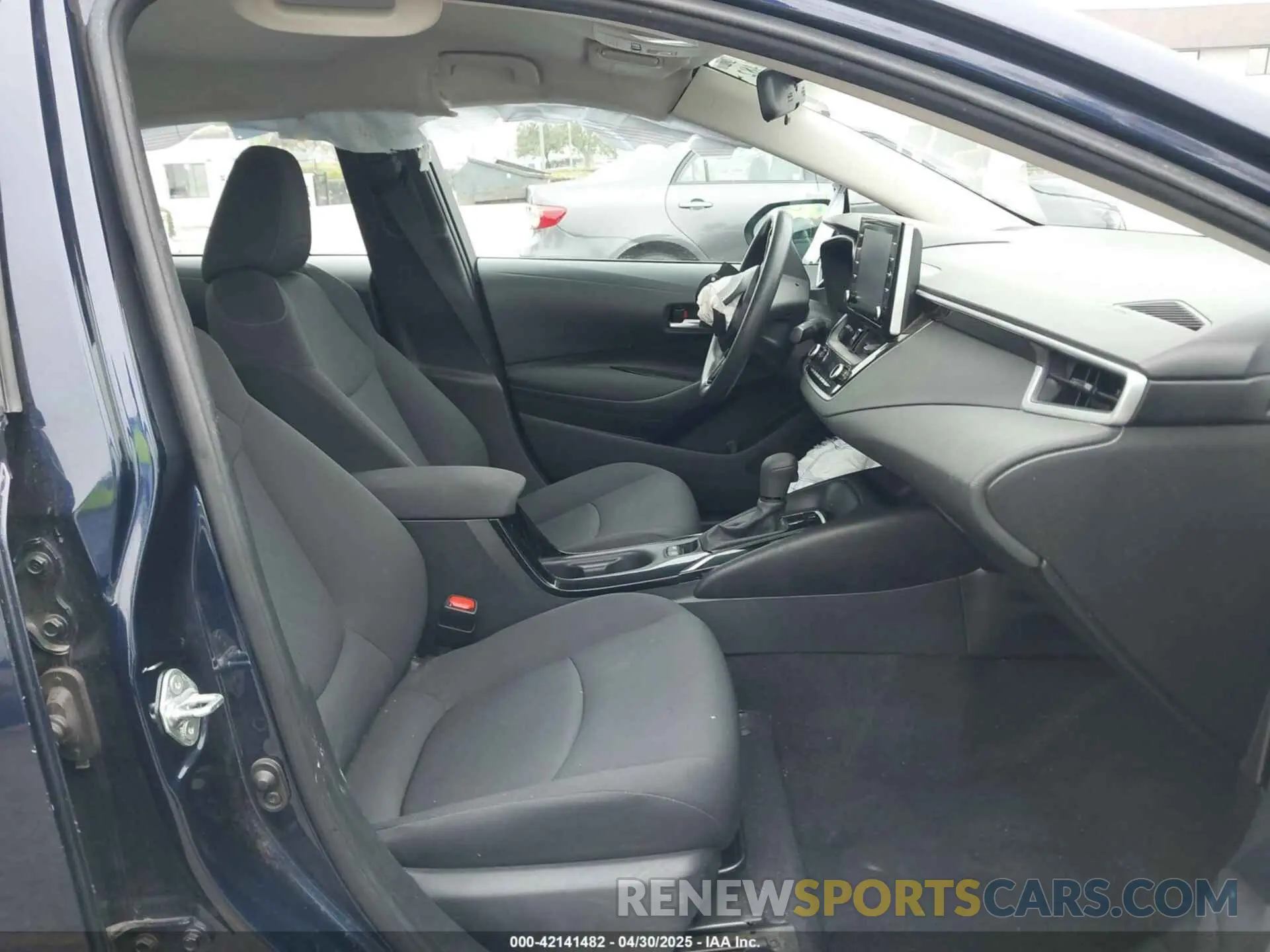 5 Photograph of a damaged car 5YFEPRAE8LP106139 TOYOTA COROLLA 2020