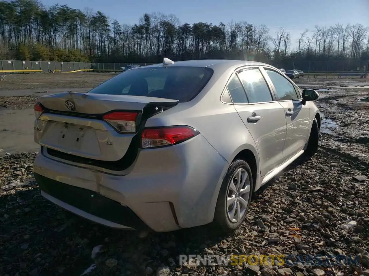 4 Photograph of a damaged car 5YFEPRAE8LP107050 TOYOTA COROLLA 2020