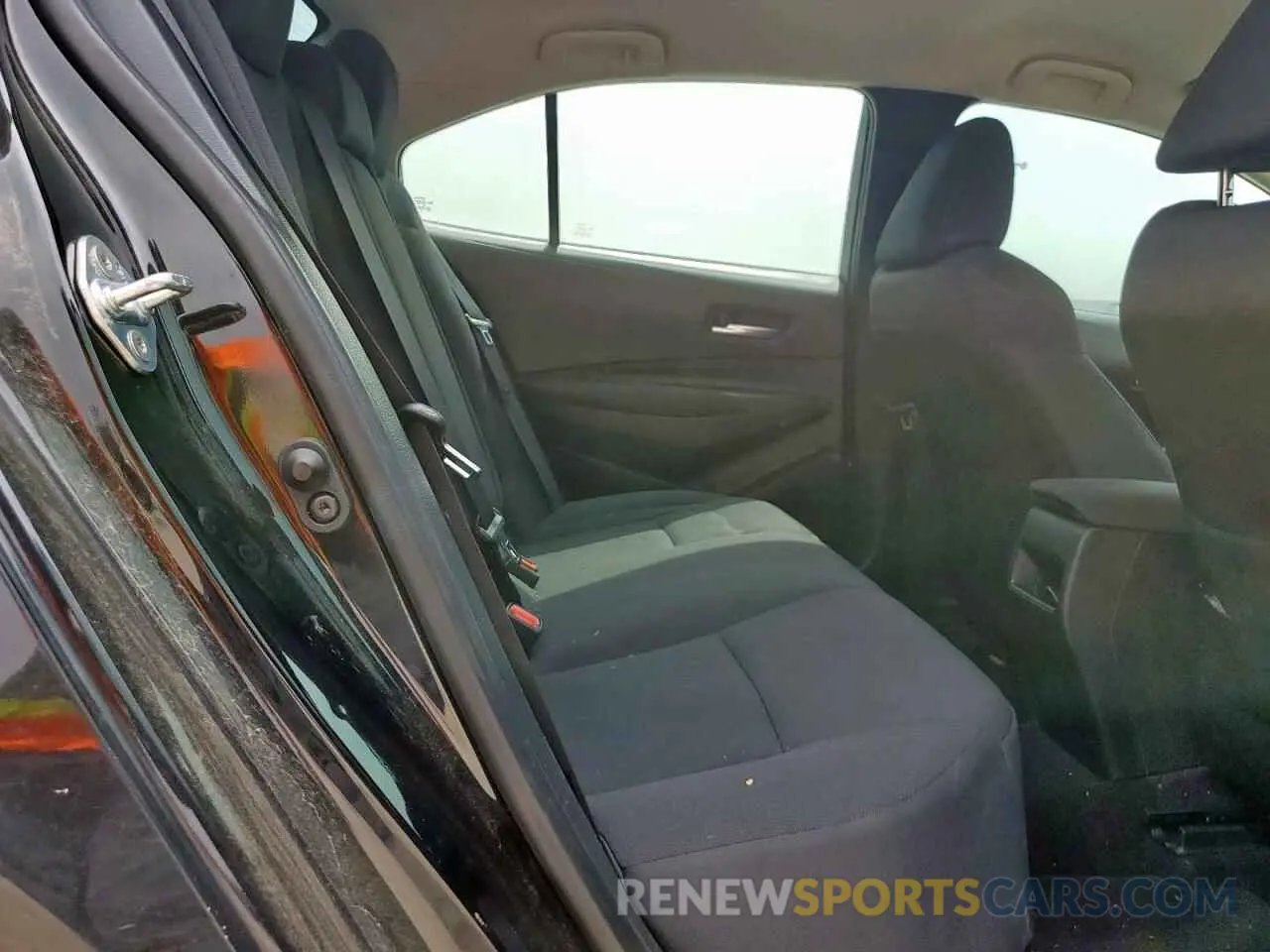 10 Photograph of a damaged car 5YFEPRAE8LP125841 TOYOTA COROLLA 2020