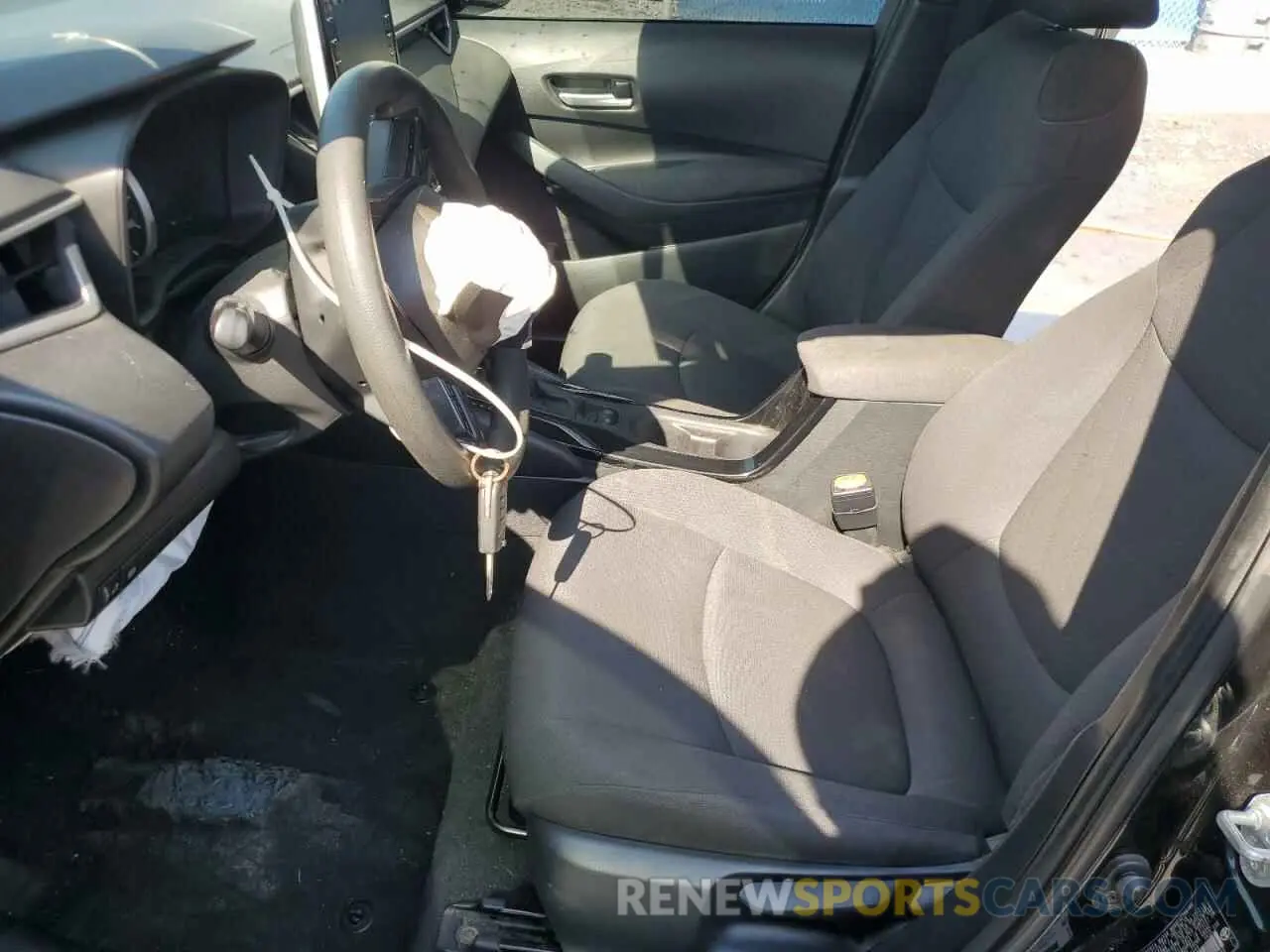 7 Photograph of a damaged car 5YFEPRAE9LP065469 TOYOTA COROLLA 2020