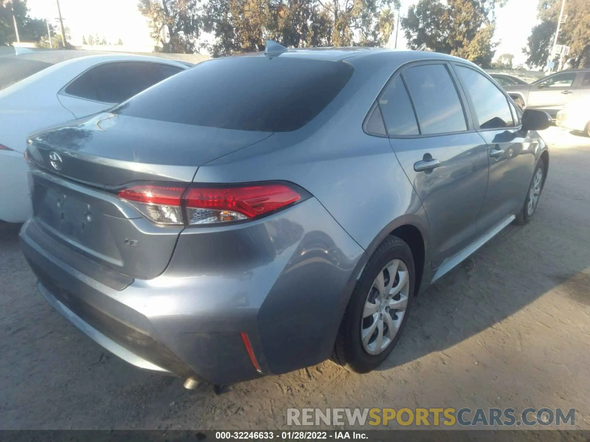 4 Photograph of a damaged car 5YFEPRAE9LP065746 TOYOTA COROLLA 2020