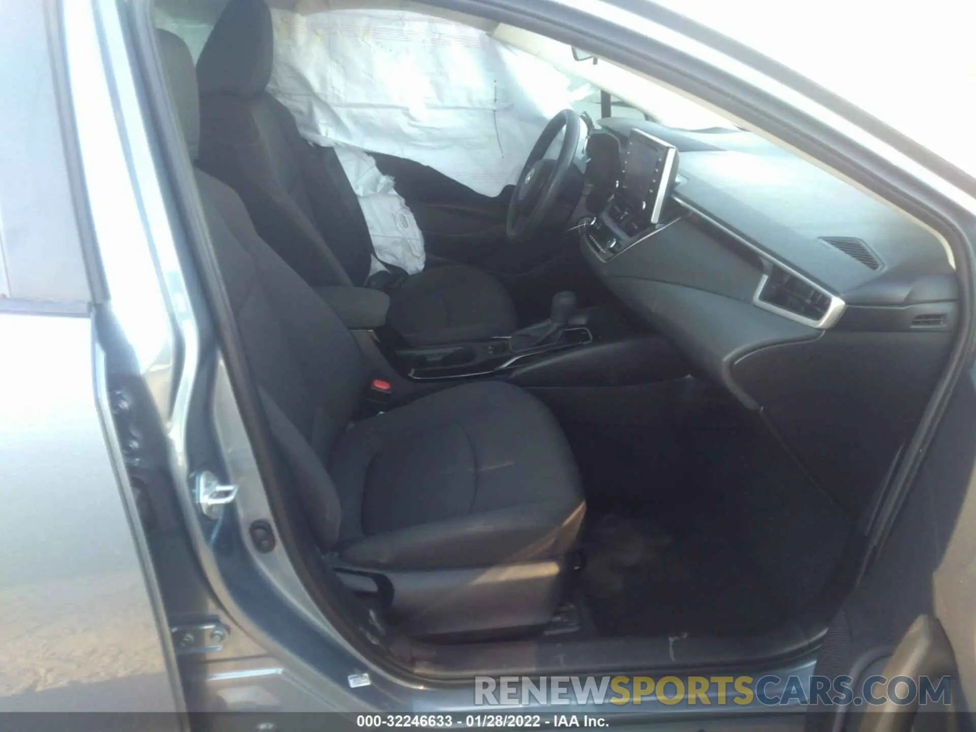 5 Photograph of a damaged car 5YFEPRAE9LP065746 TOYOTA COROLLA 2020