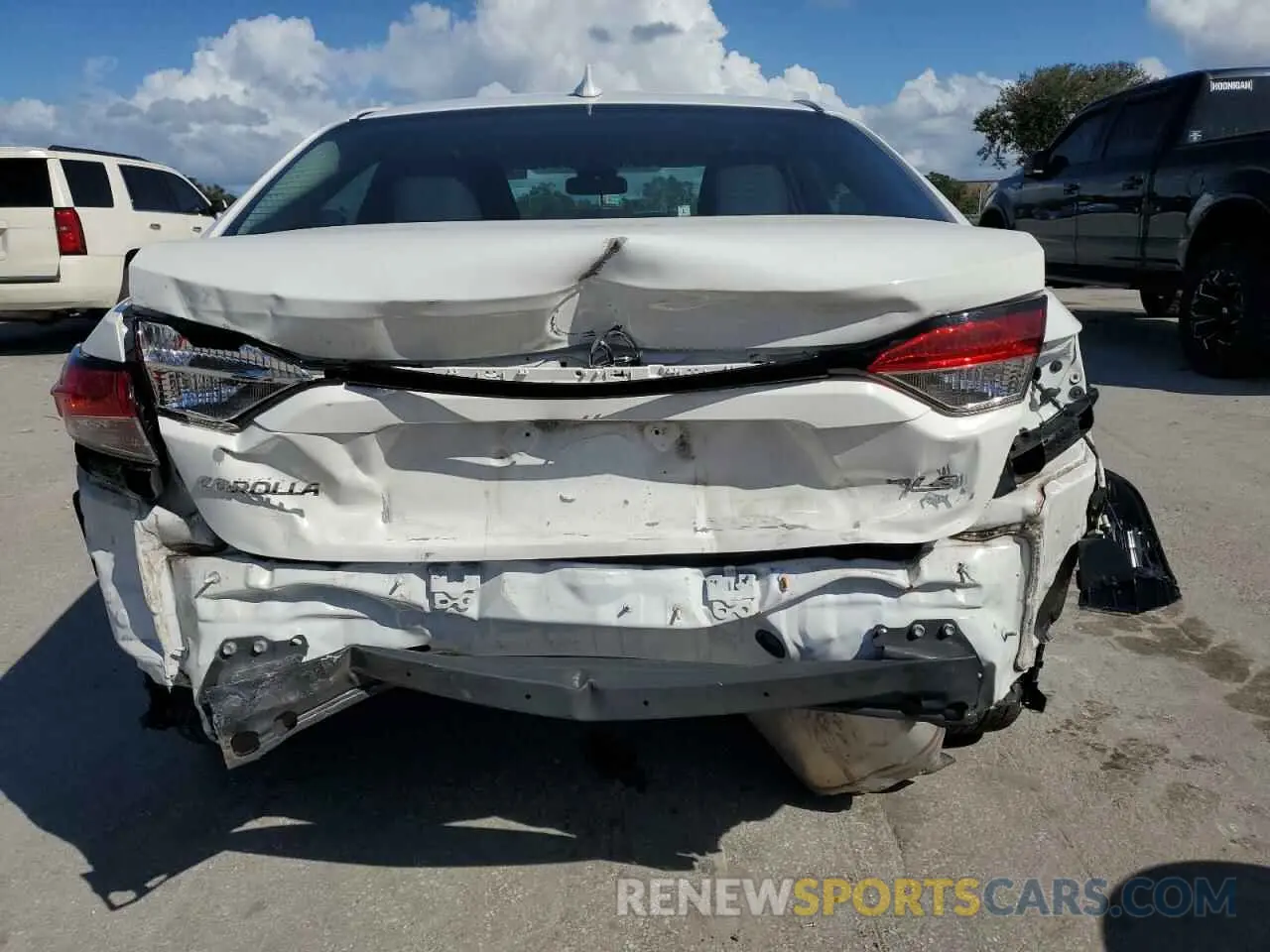 6 Photograph of a damaged car 5YFEPRAE9LP067898 TOYOTA COROLLA 2020