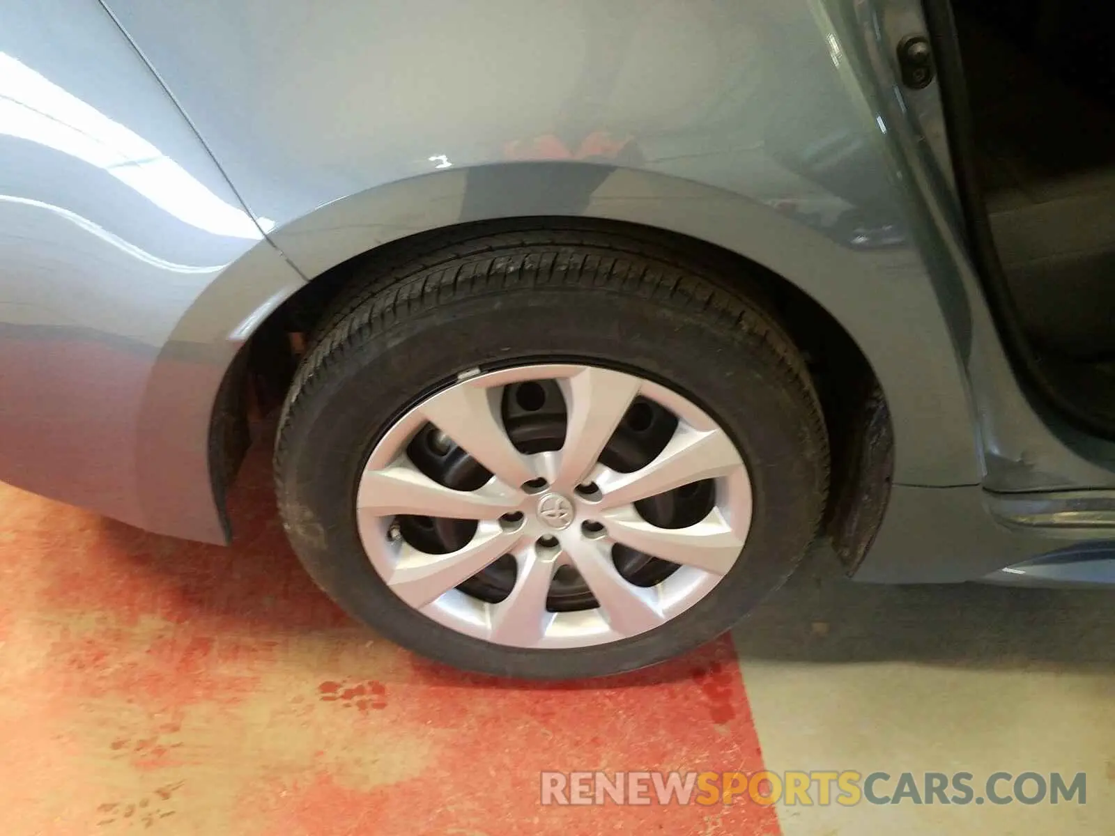 9 Photograph of a damaged car 5YFEPRAE9LP078187 TOYOTA COROLLA 2020