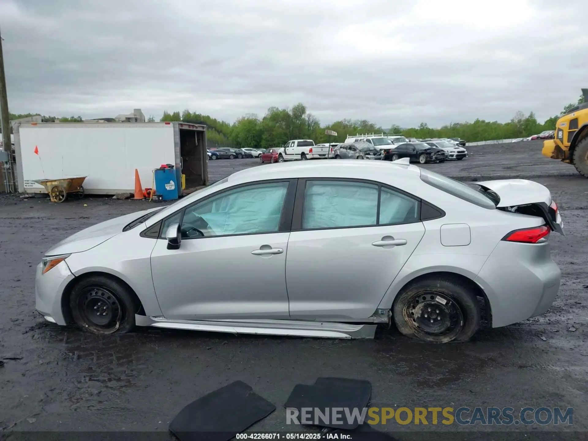 14 Photograph of a damaged car 5YFEPRAE9LP083065 TOYOTA COROLLA 2020
