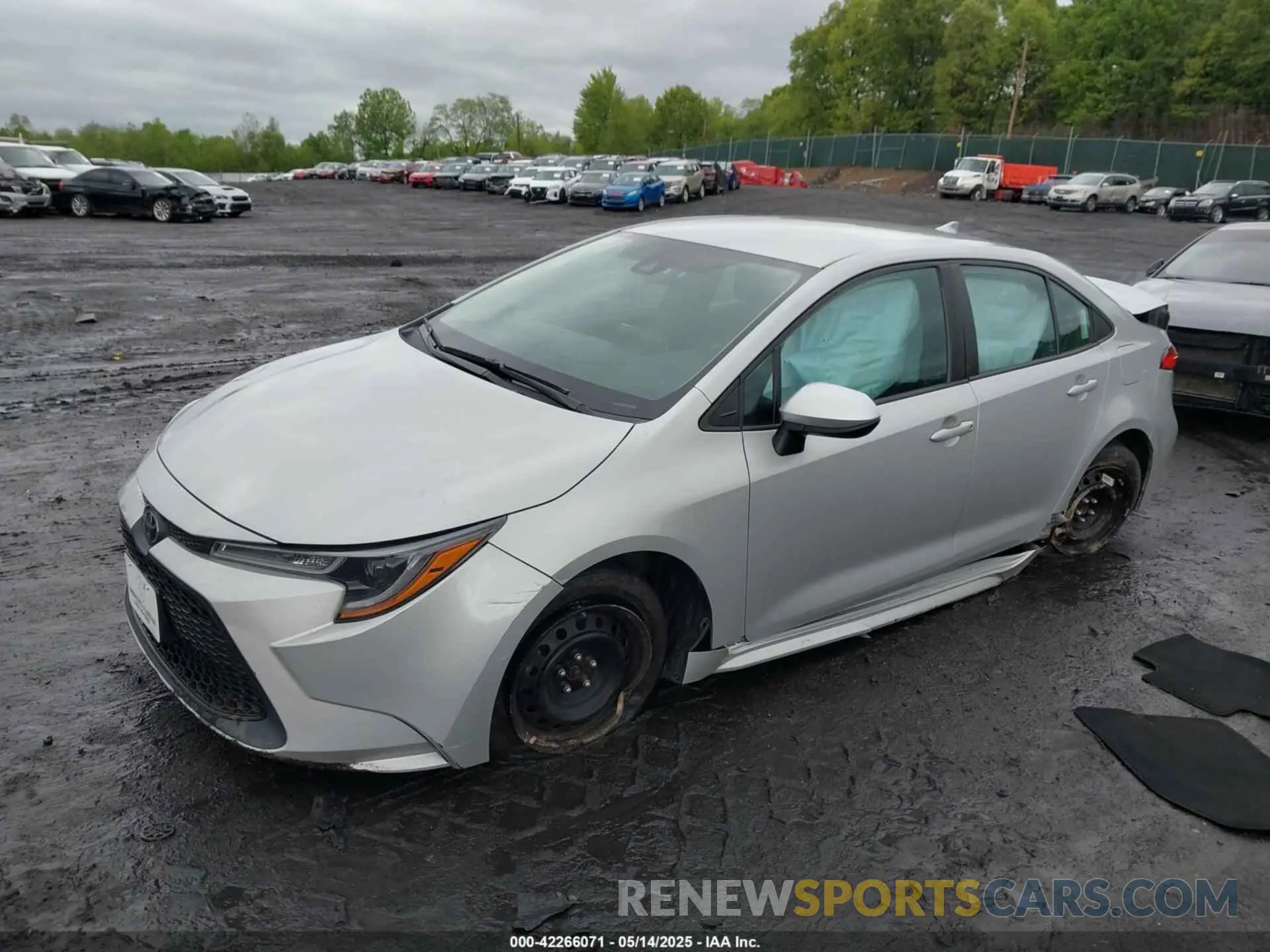2 Photograph of a damaged car 5YFEPRAE9LP083065 TOYOTA COROLLA 2020