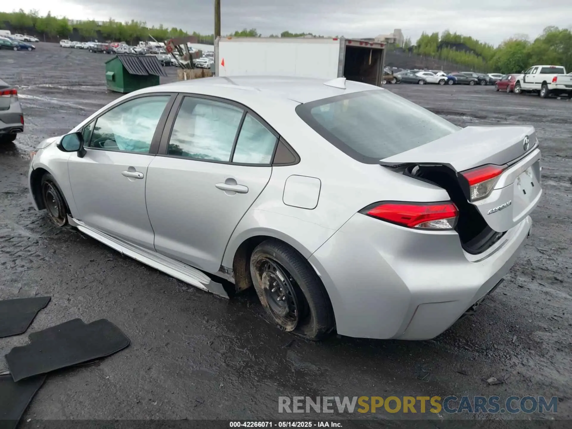 3 Photograph of a damaged car 5YFEPRAE9LP083065 TOYOTA COROLLA 2020
