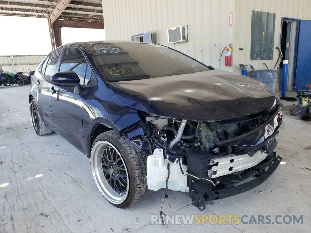 1 Photograph of a damaged car 5YFEPRAE9LP083454 TOYOTA COROLLA 2020