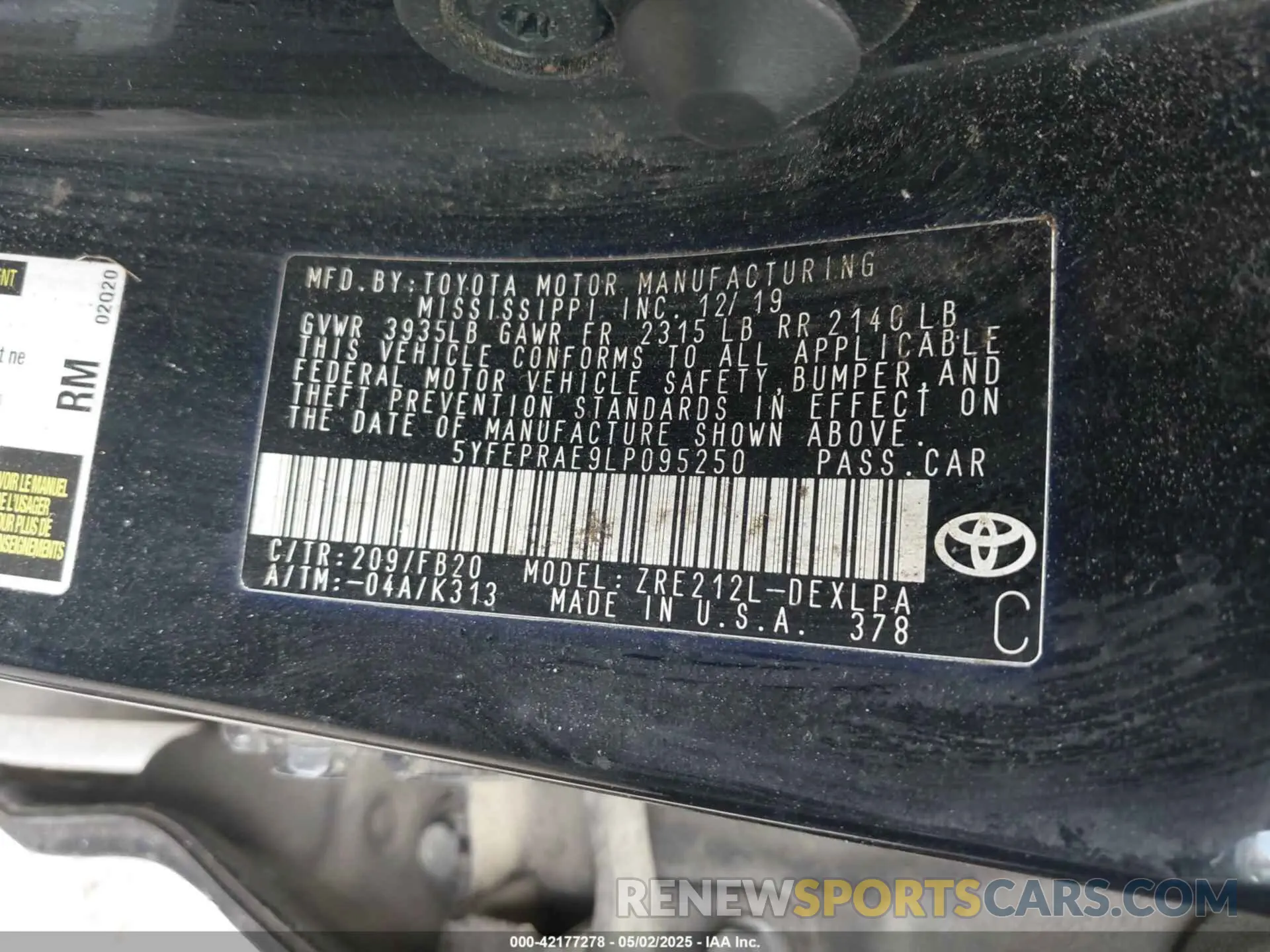 9 Photograph of a damaged car 5YFEPRAE9LP095250 TOYOTA COROLLA 2020