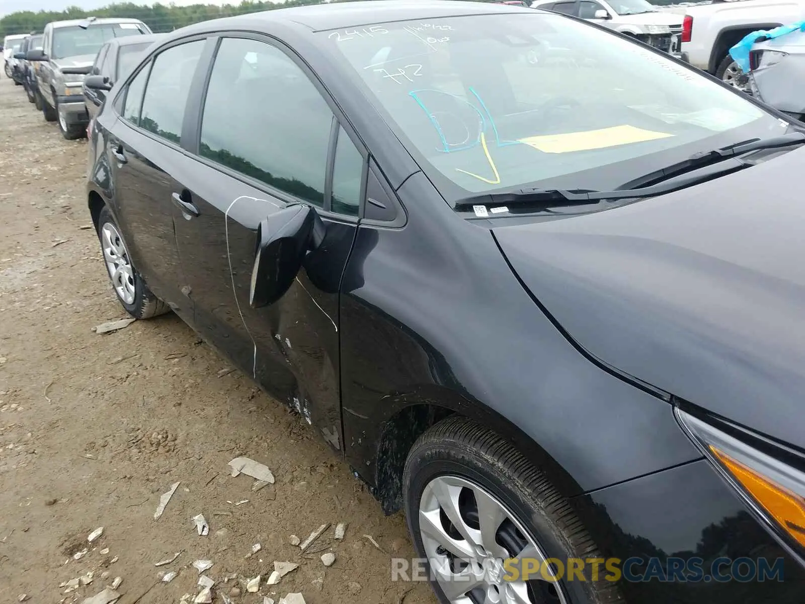 9 Photograph of a damaged car 5YFEPRAE9LP097192 TOYOTA COROLLA 2020