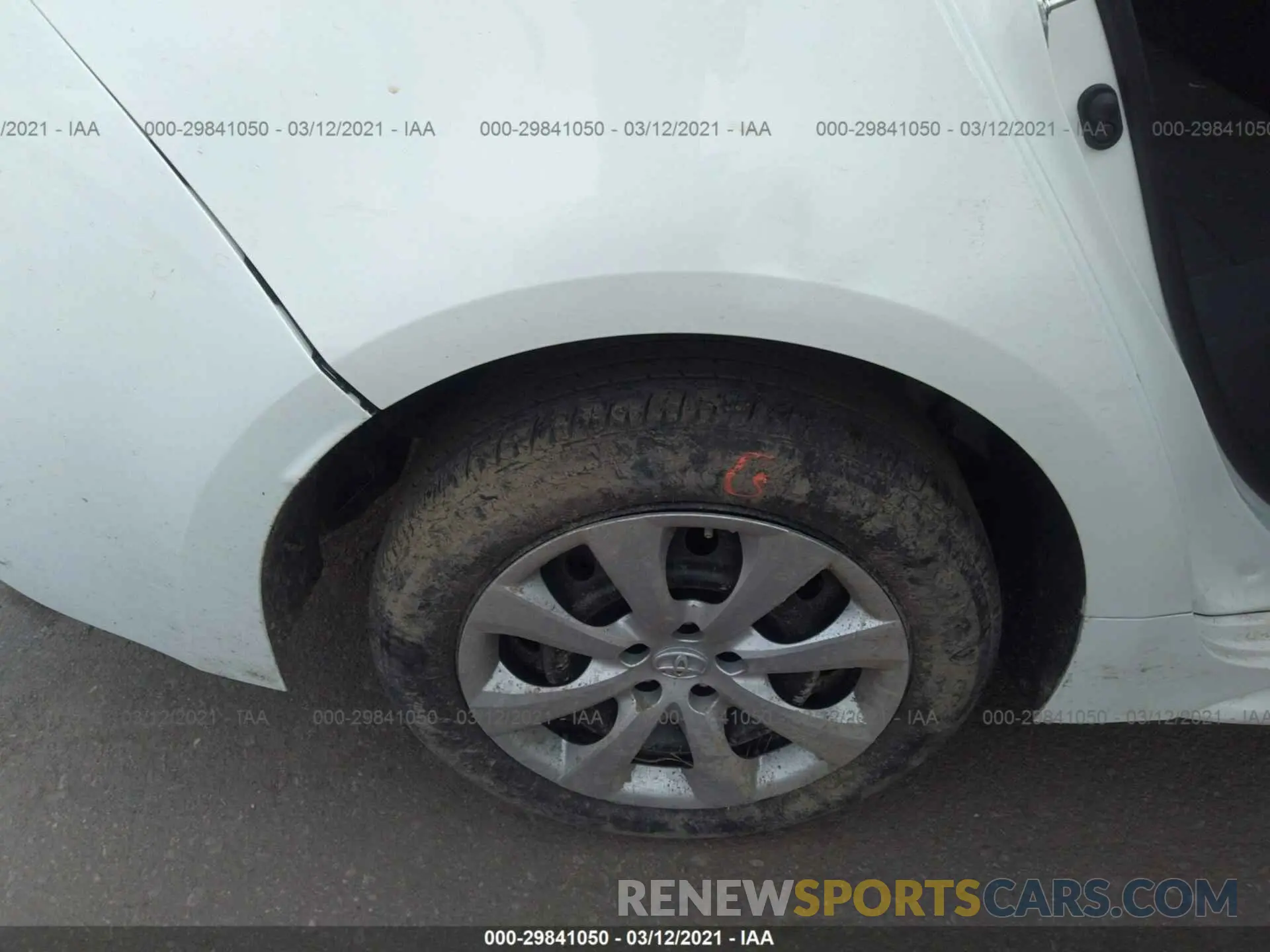 15 Photograph of a damaged car 5YFEPRAE9LP098715 TOYOTA COROLLA 2020