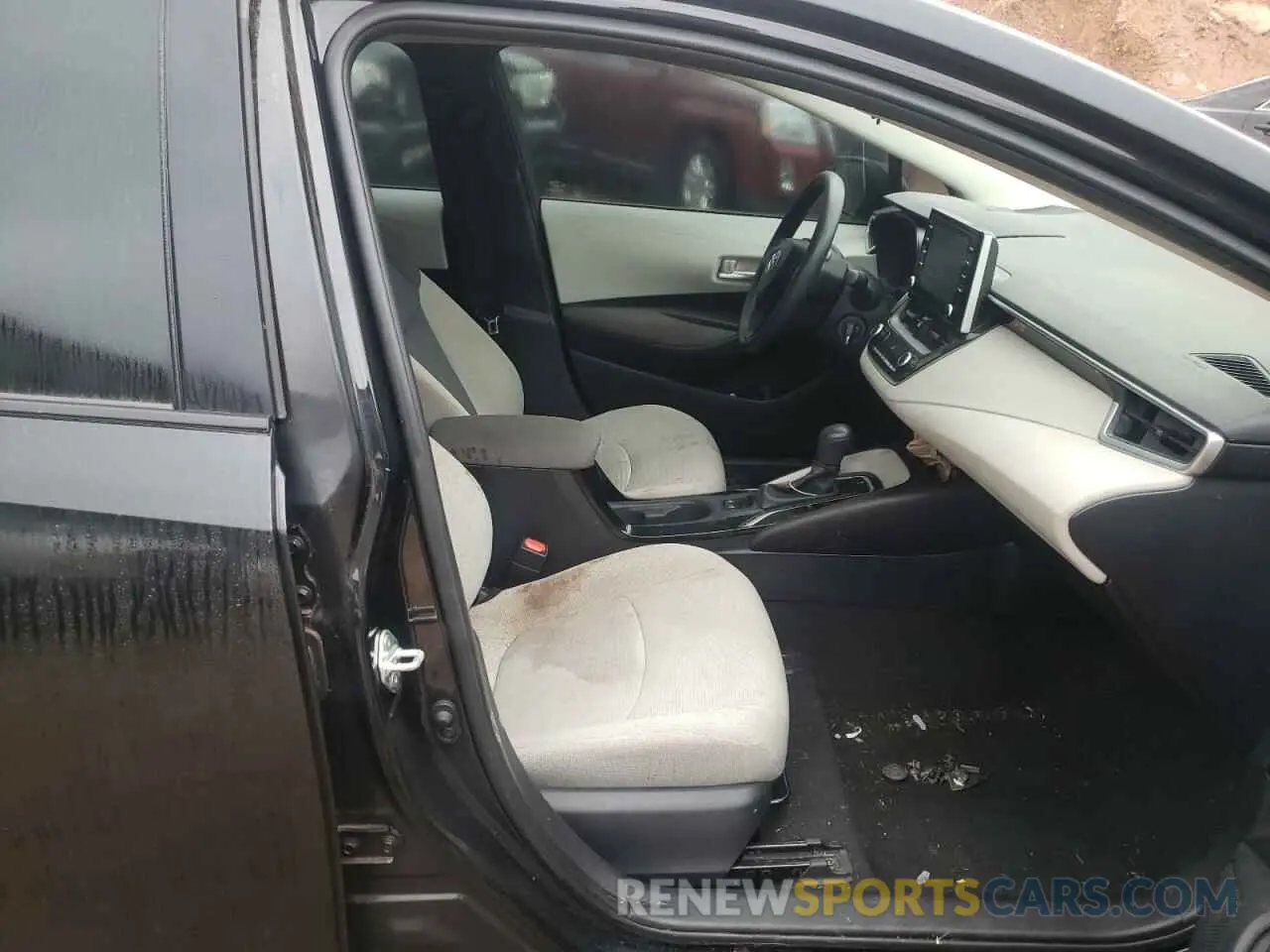 5 Photograph of a damaged car 5YFEPRAE9LP102388 TOYOTA COROLLA 2020