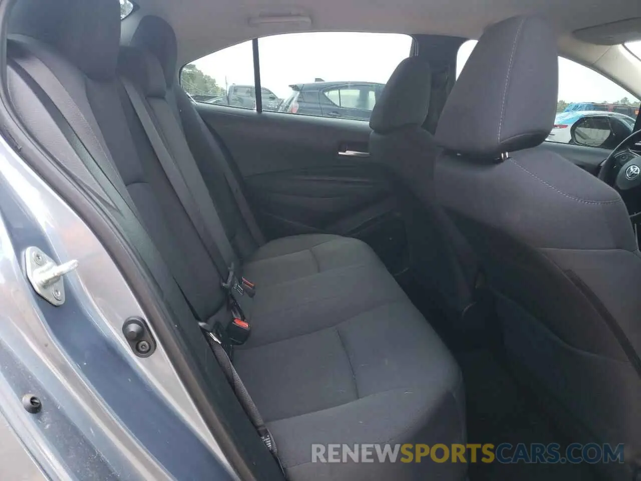 10 Photograph of a damaged car 5YFEPRAE9LP107543 TOYOTA COROLLA 2020