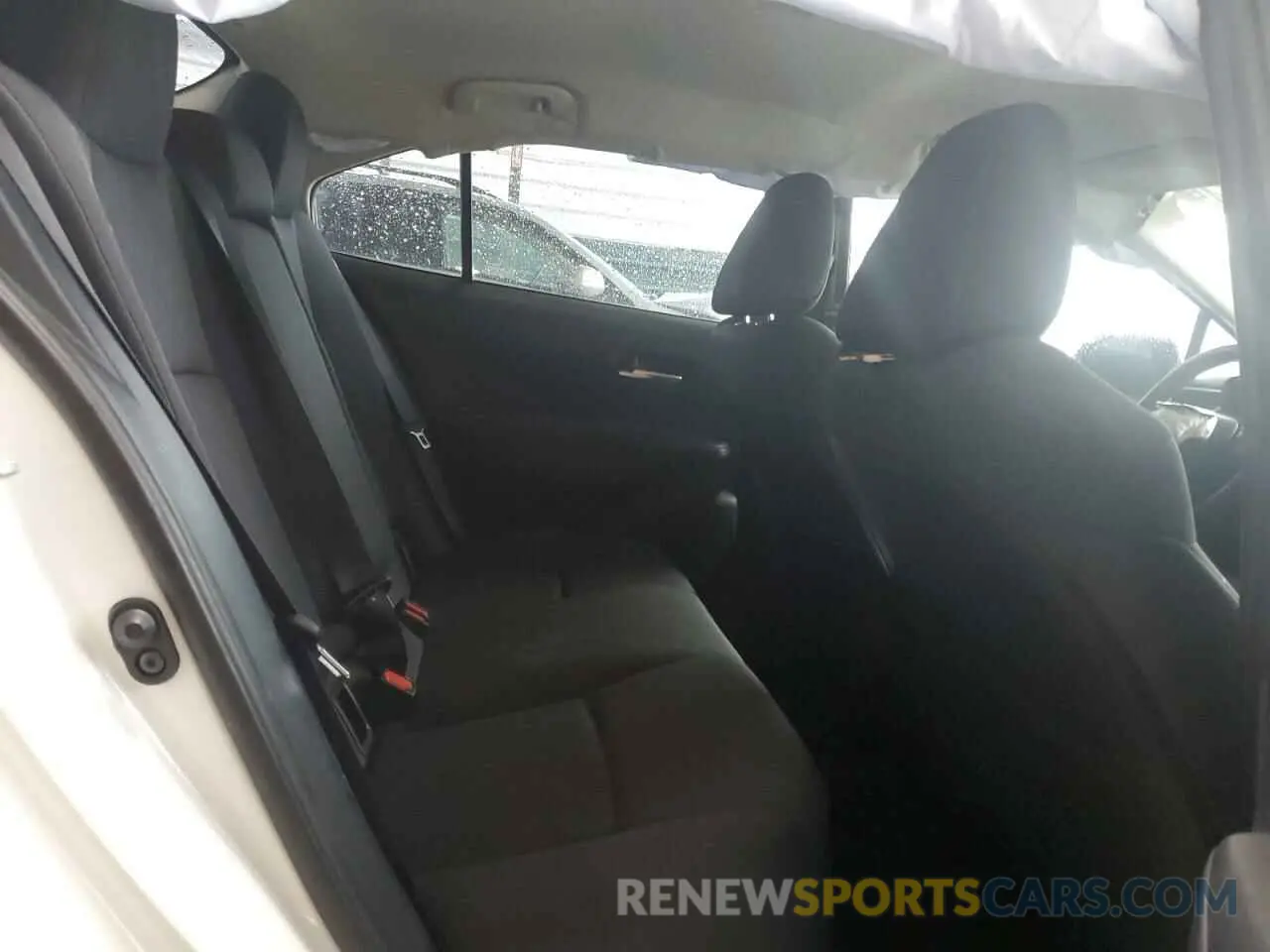 10 Photograph of a damaged car 5YFEPRAE9LP130773 TOYOTA COROLLA 2020
