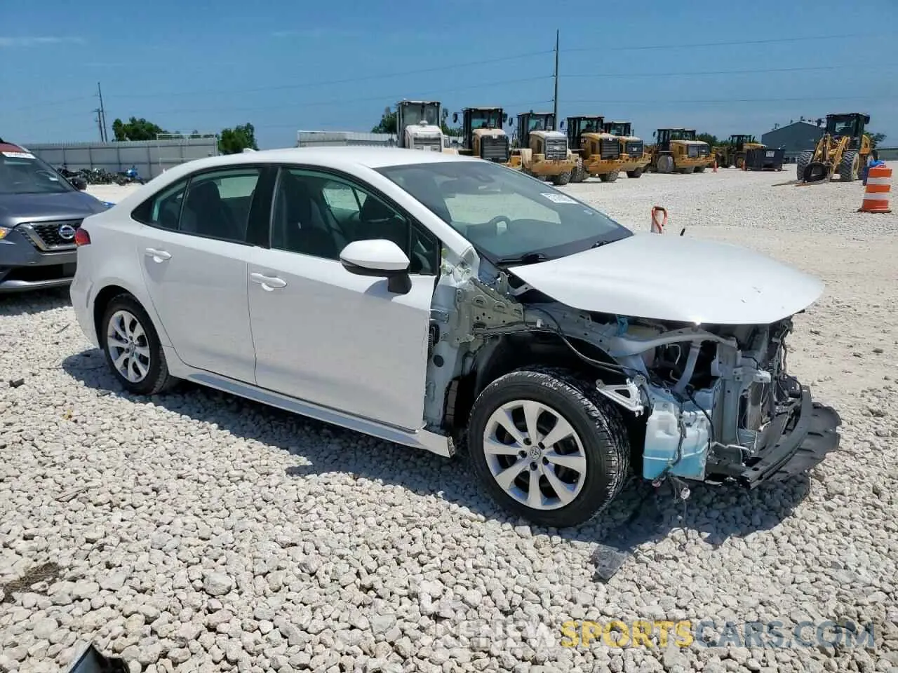 4 Photograph of a damaged car 5YFEPRAE9LP137903 TOYOTA COROLLA 2020