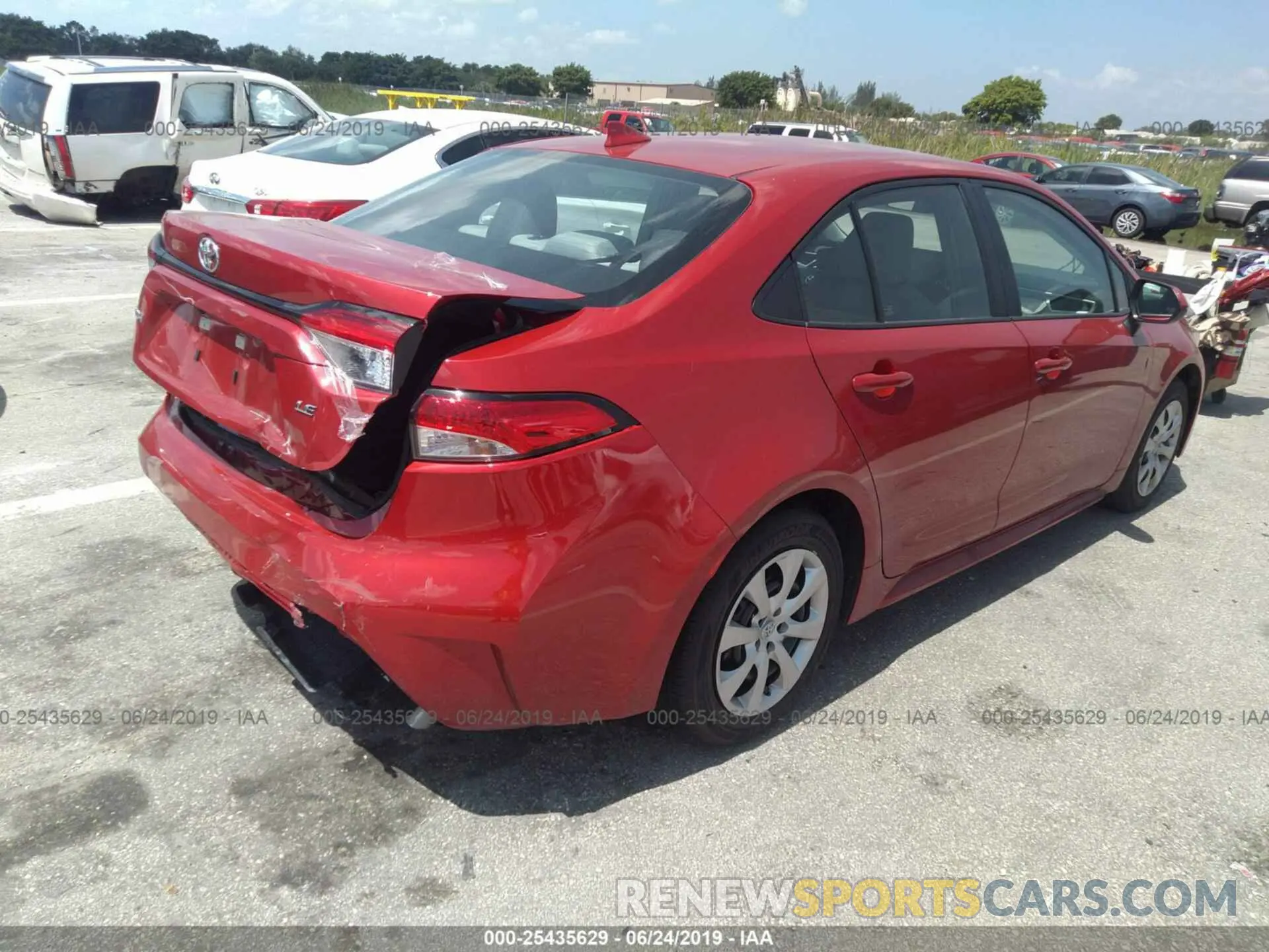 4 Photograph of a damaged car 5YFEPRAEXLP004096 TOYOTA COROLLA 2020