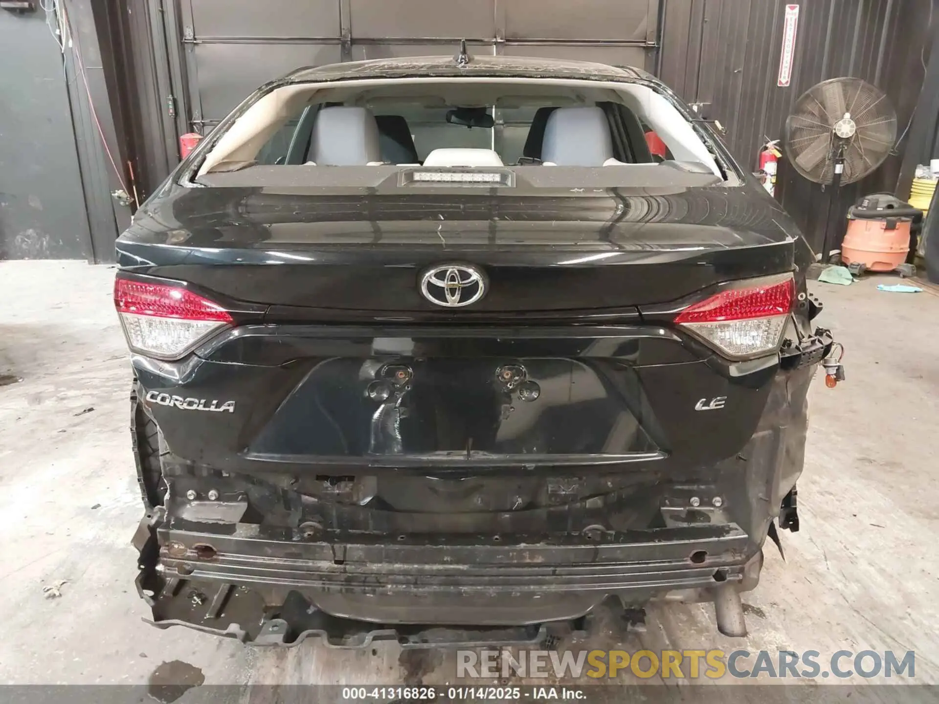 17 Photograph of a damaged car 5YFEPRAEXLP012487 TOYOTA COROLLA 2020