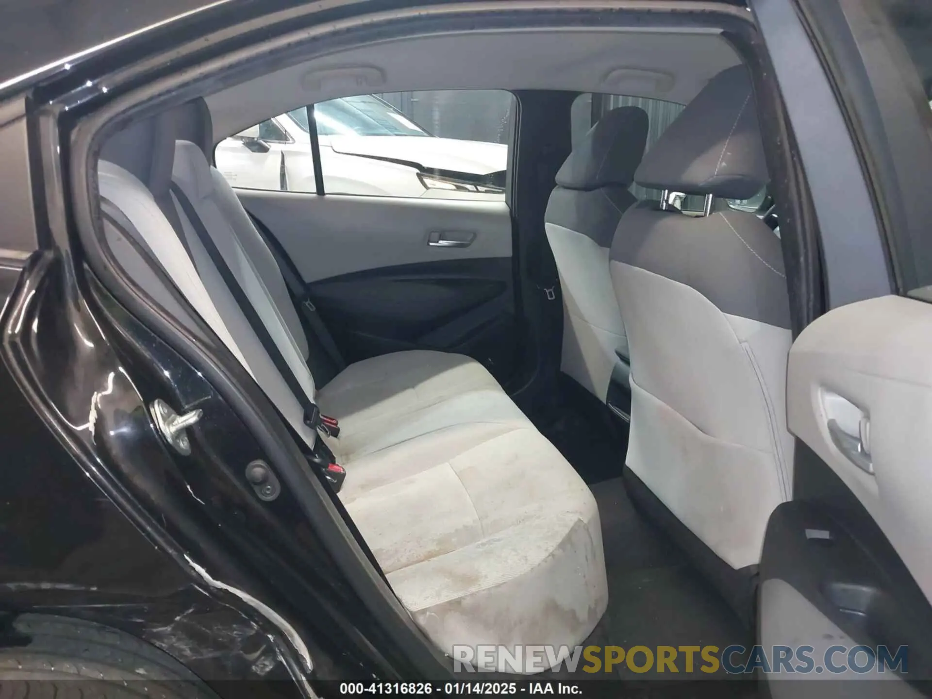 8 Photograph of a damaged car 5YFEPRAEXLP012487 TOYOTA COROLLA 2020