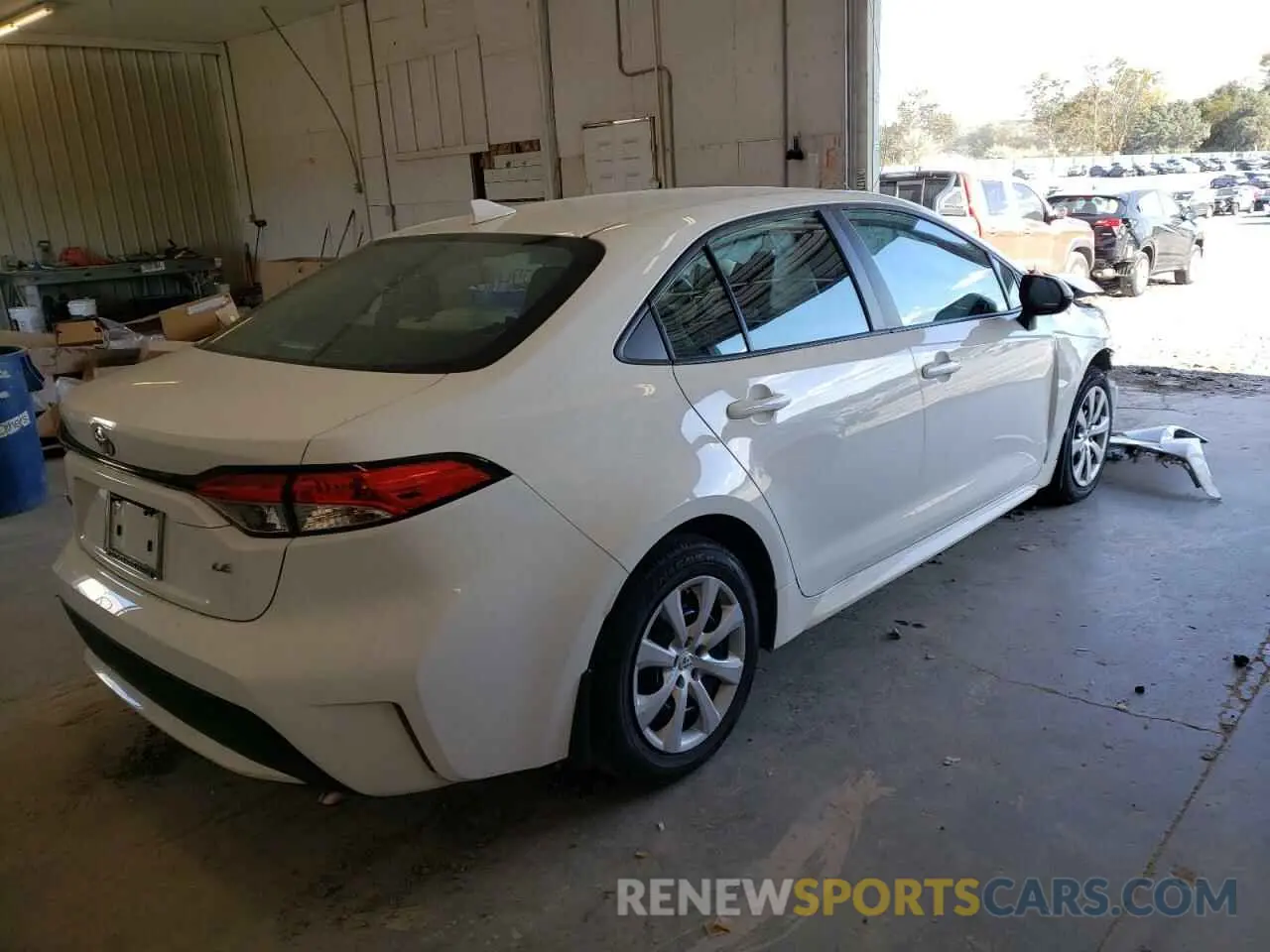 4 Photograph of a damaged car 5YFEPRAEXLP027927 TOYOTA COROLLA 2020